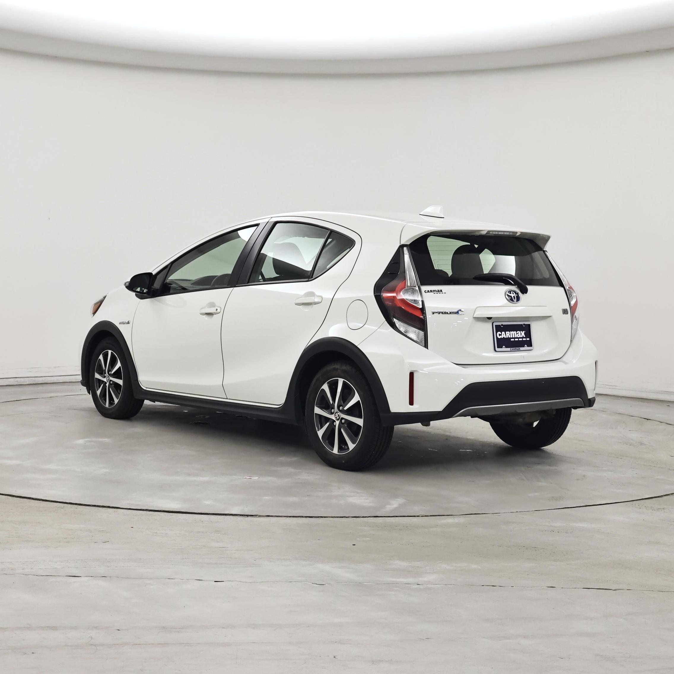 Thumbnail: 2018 Toyota Prius c - 2