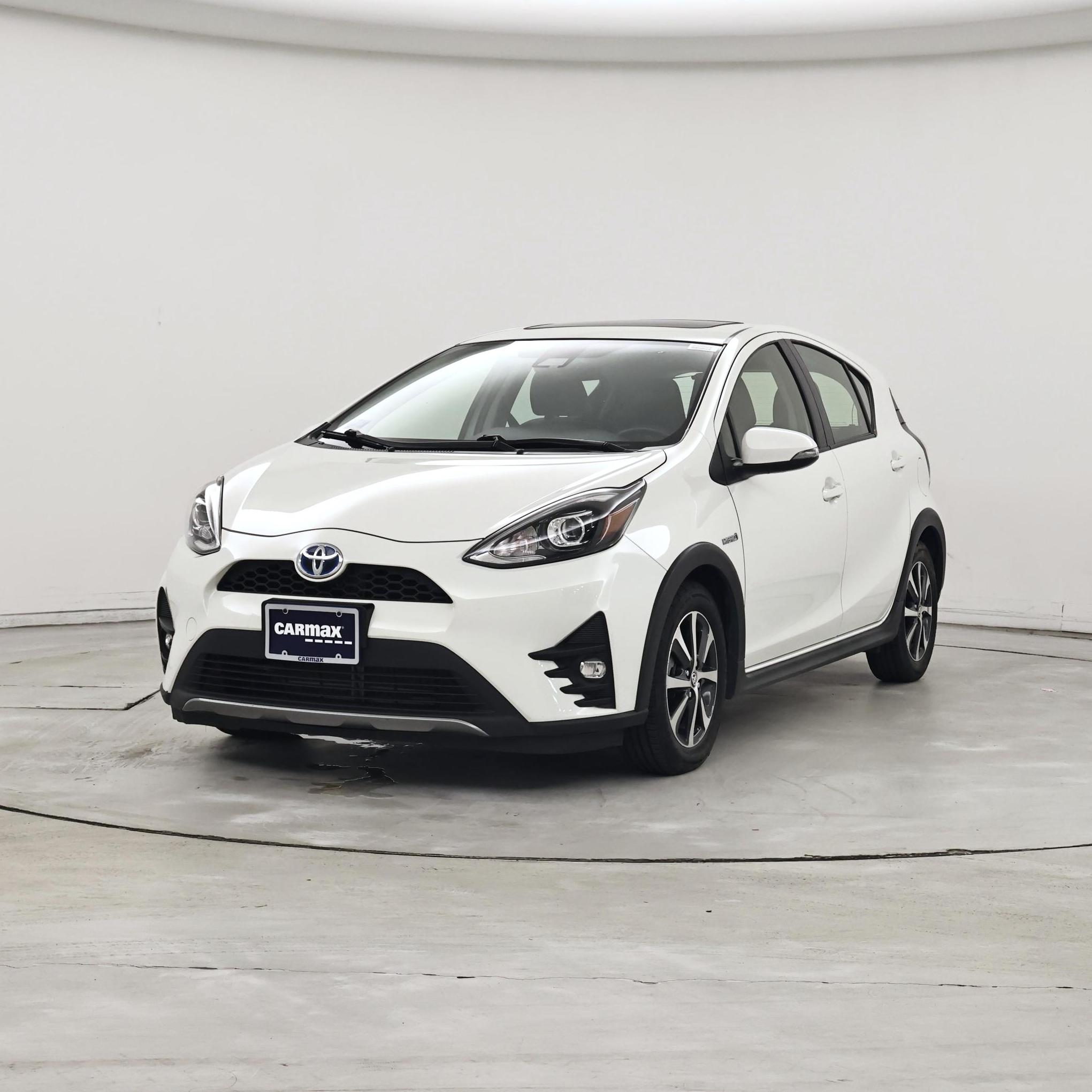 Thumbnail: 2018 Toyota Prius c - 4