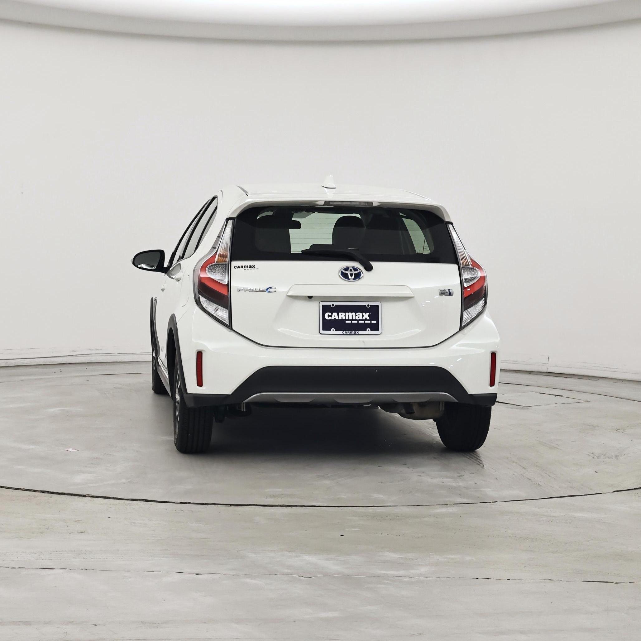Thumbnail: 2018 Toyota Prius c - 6