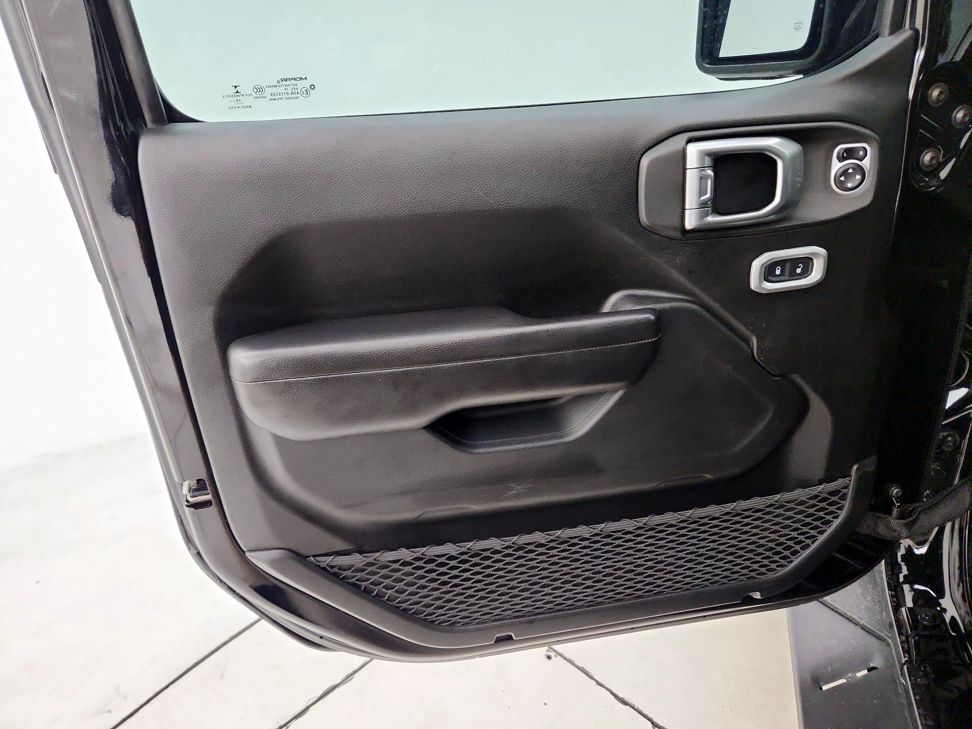 Thumbnail: 2020 Jeep Gladiator - 12