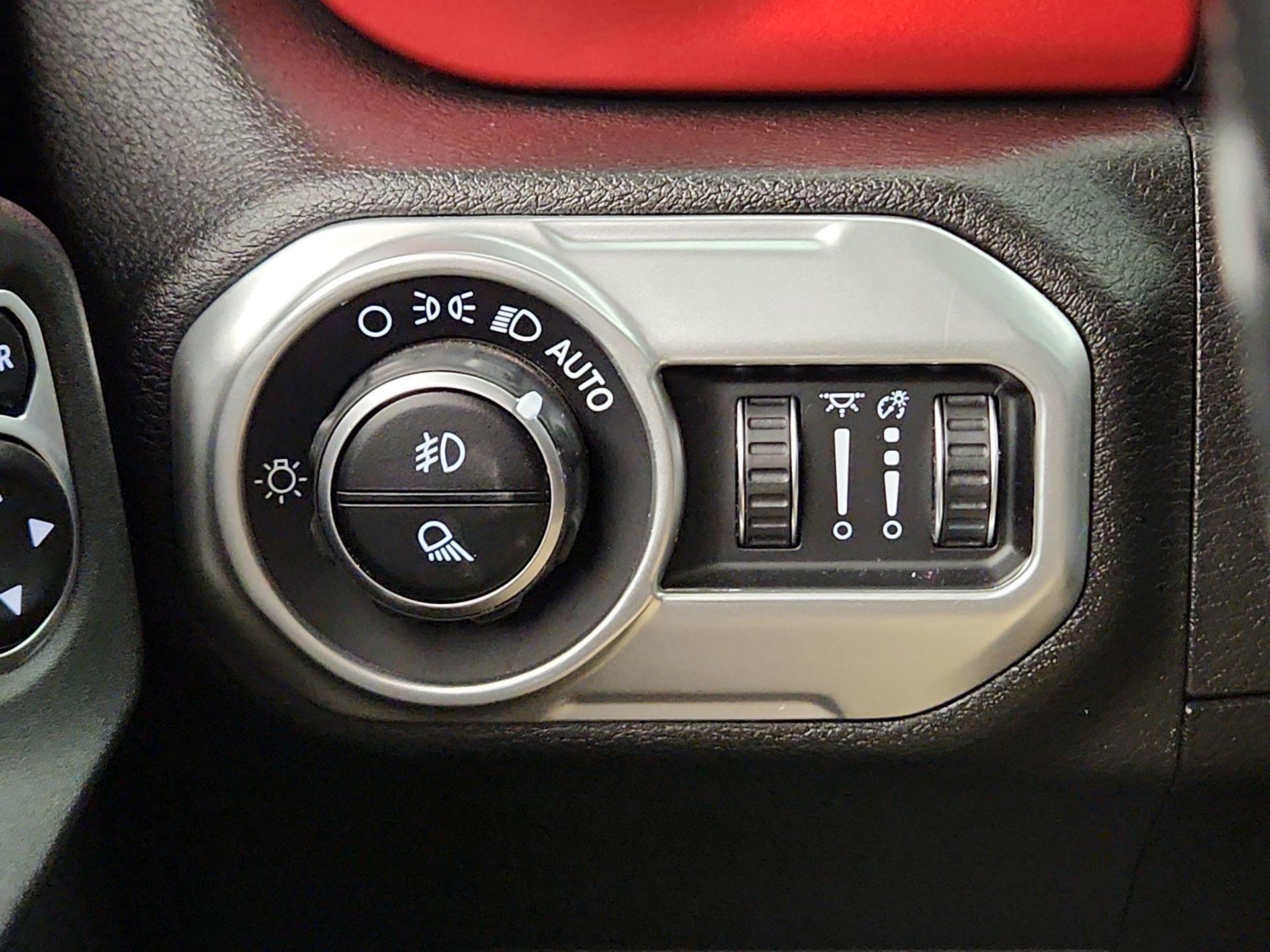Thumbnail: 2020 Jeep Gladiator - 13