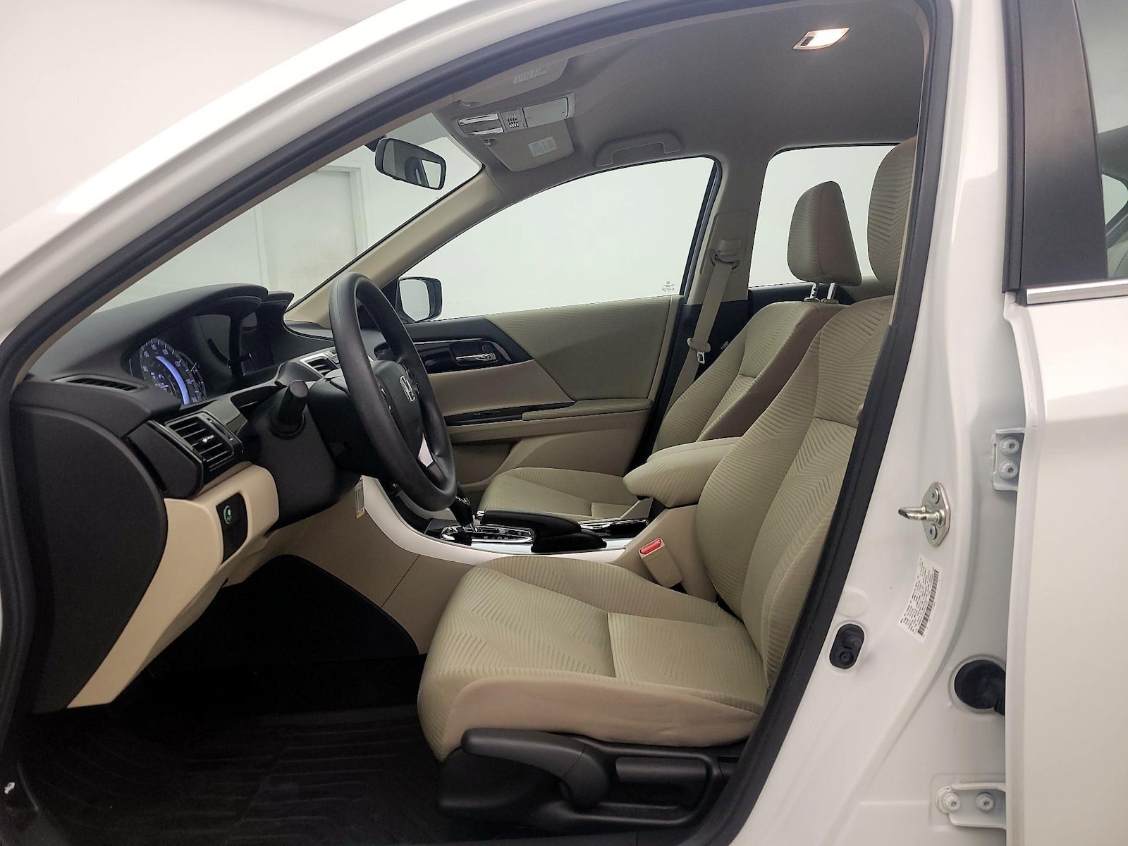 2016 Honda Accord LX - Photo 12