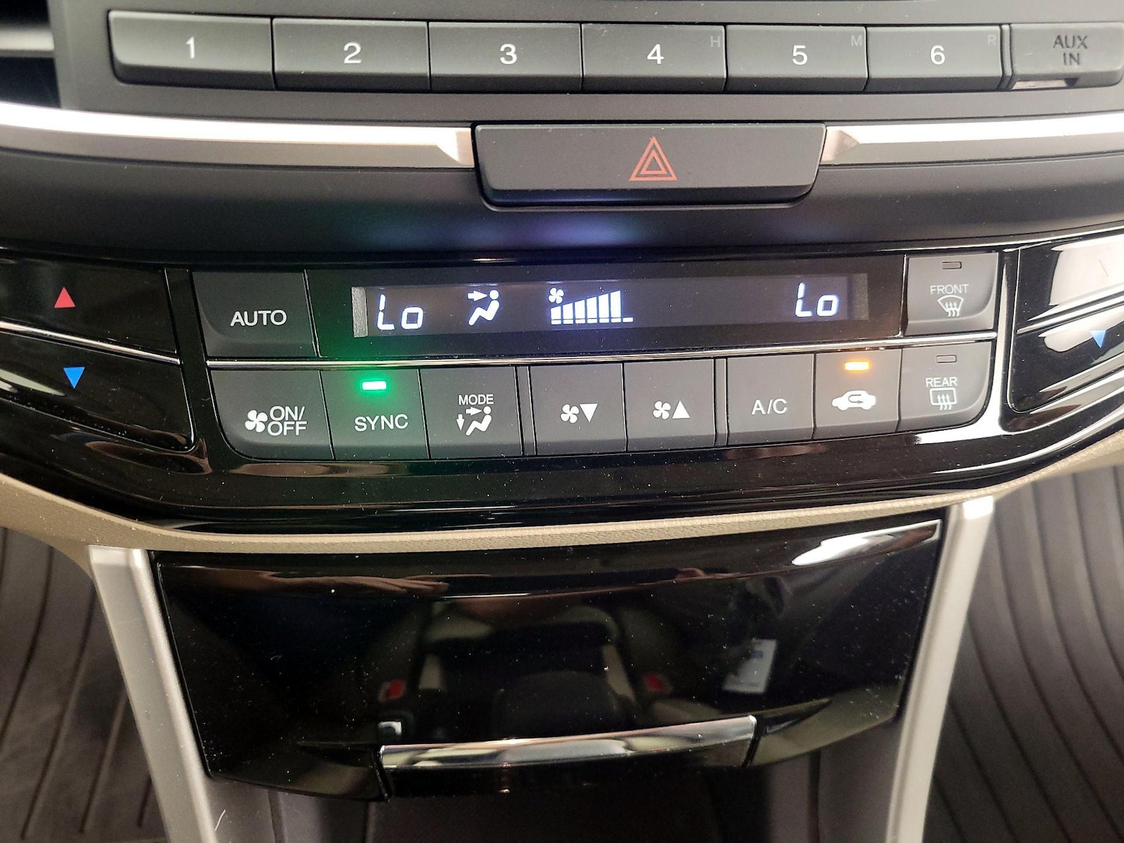 2016 Honda Accord LX - Photo 17