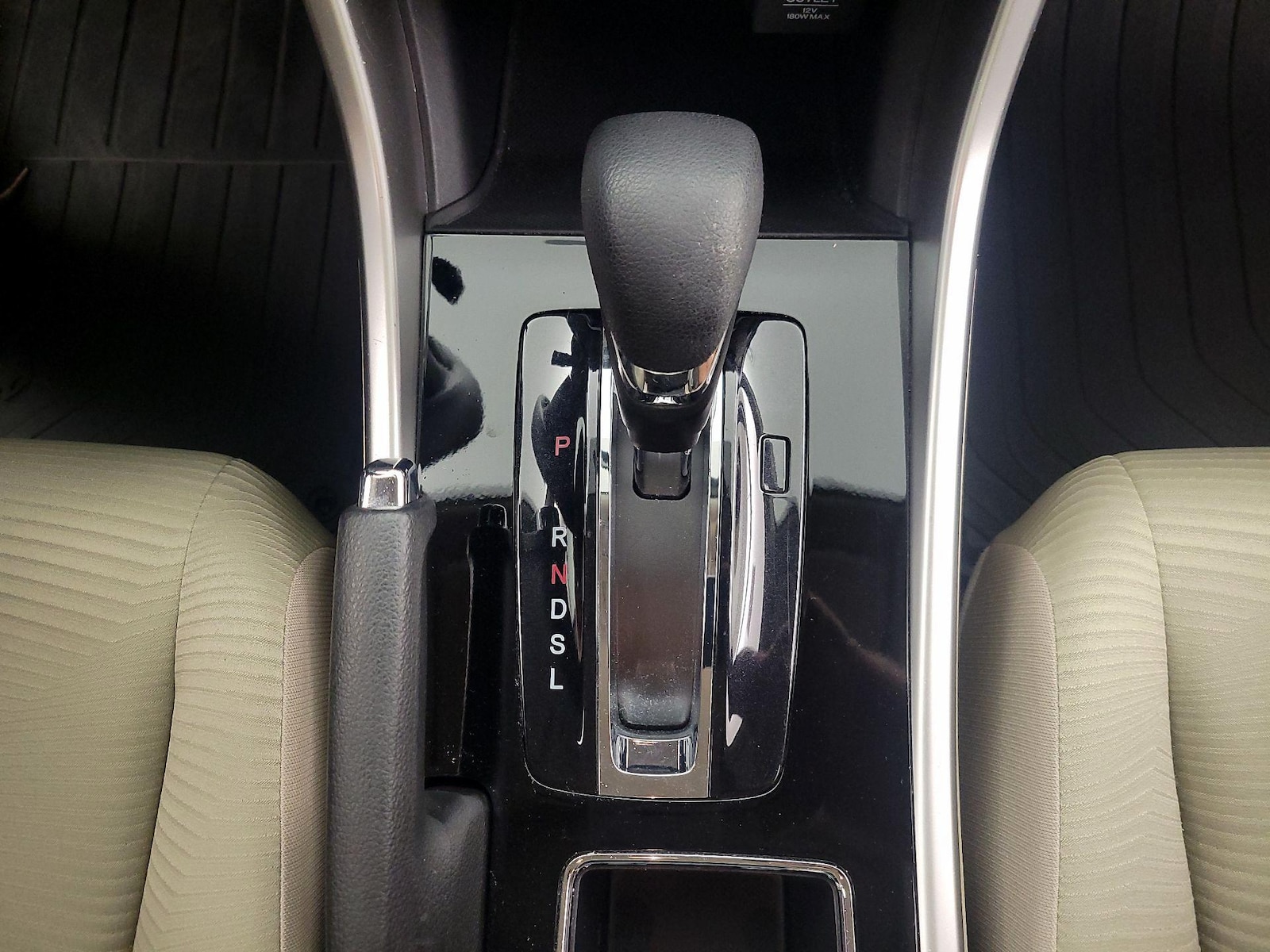 2016 Honda Accord LX - Photo 18