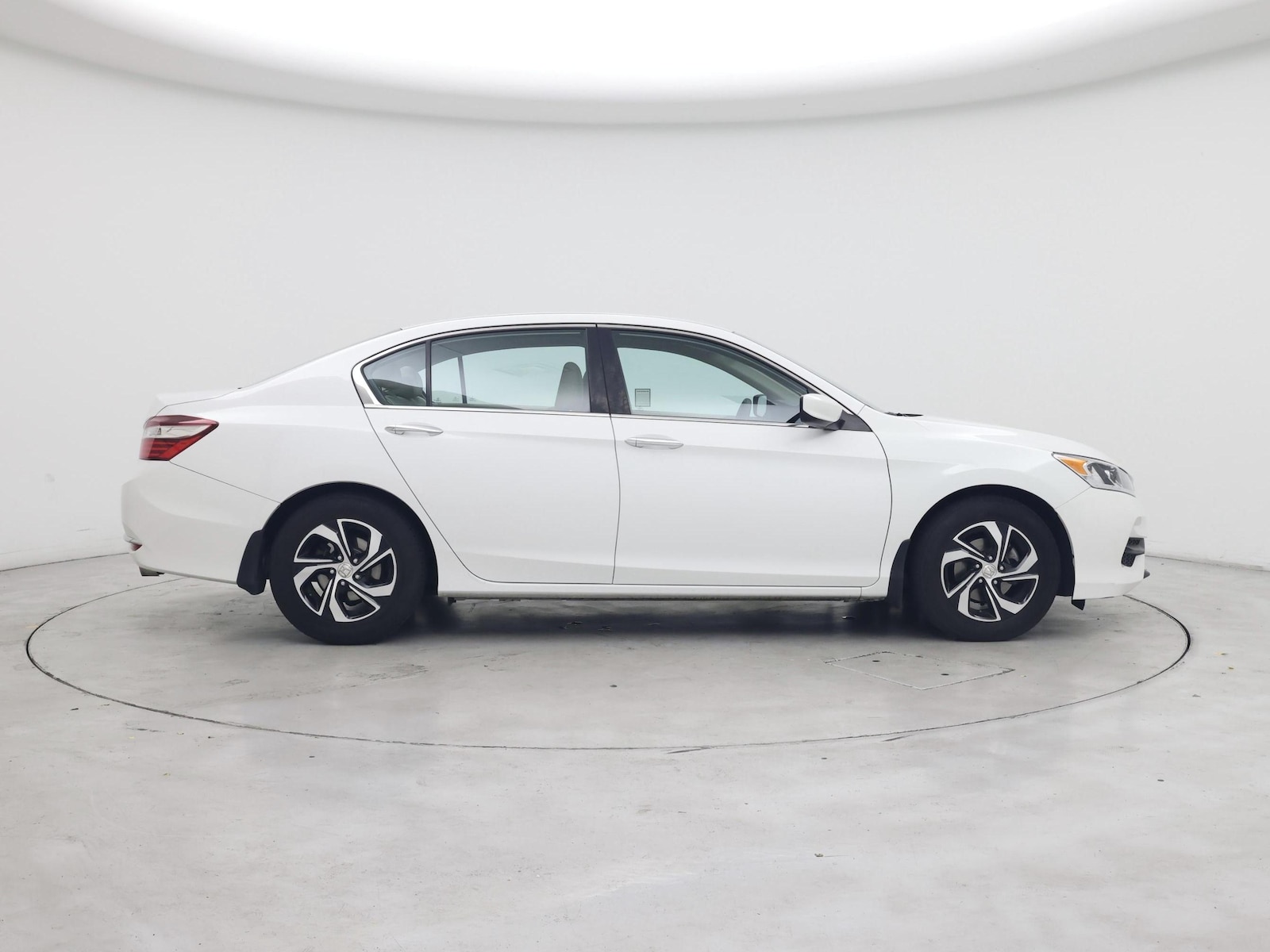 2016 Honda Accord LX - Photo 8
