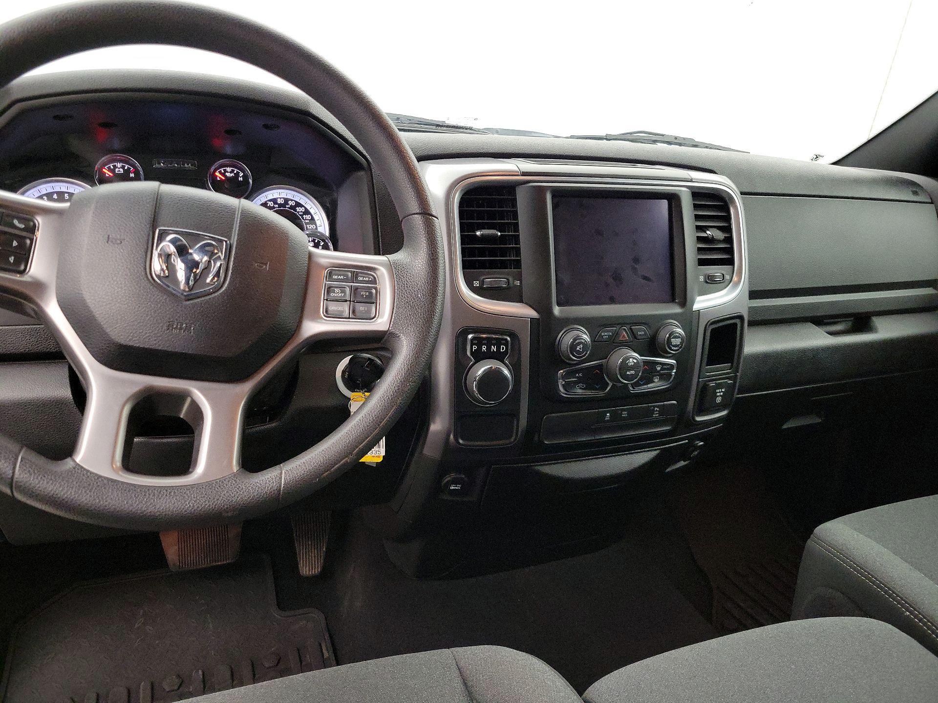 Thumbnail: 2021 RAM 1500 Classic - 9