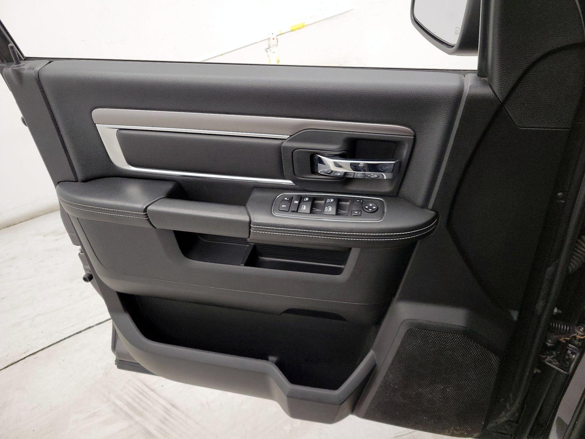 Thumbnail: 2021 RAM 1500 Classic - 12