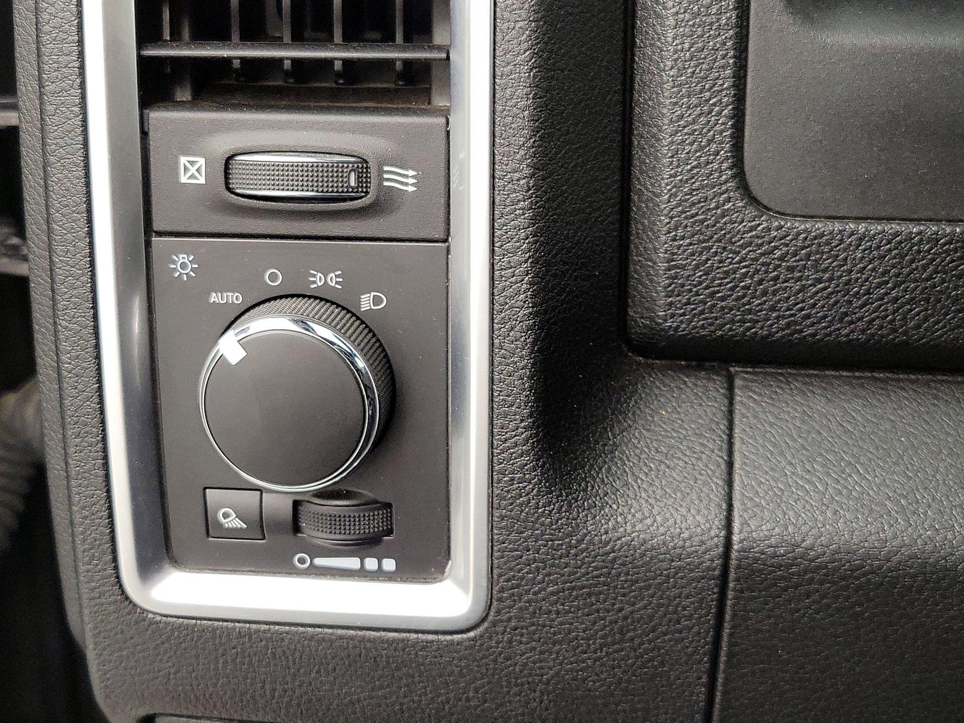 Thumbnail: 2021 RAM 1500 Classic - 13
