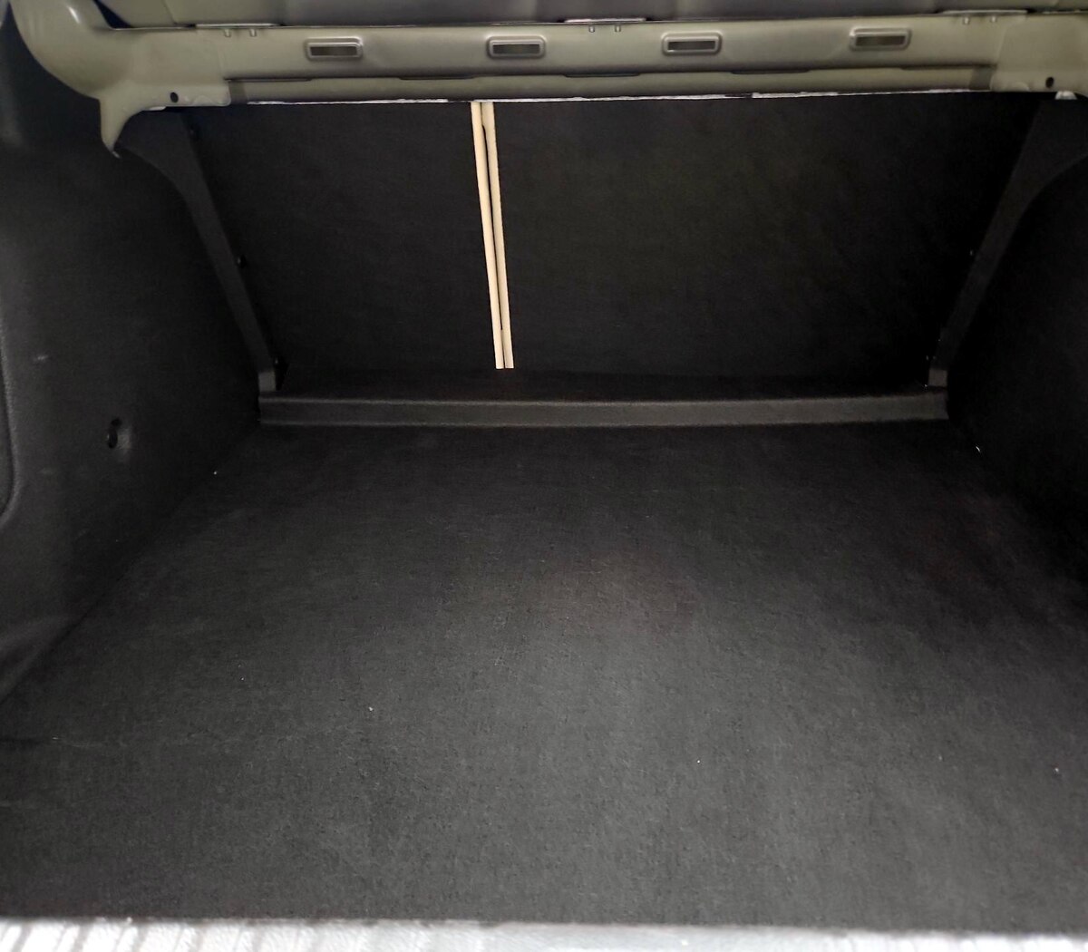 Trunk/Cargo (Seats Up)