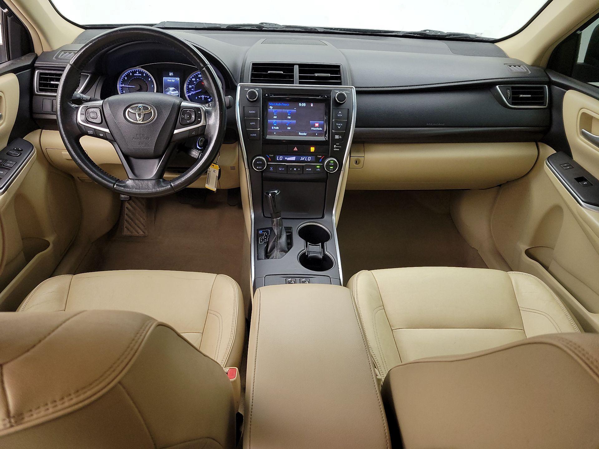Thumbnail: 2015 Toyota Camry - 9