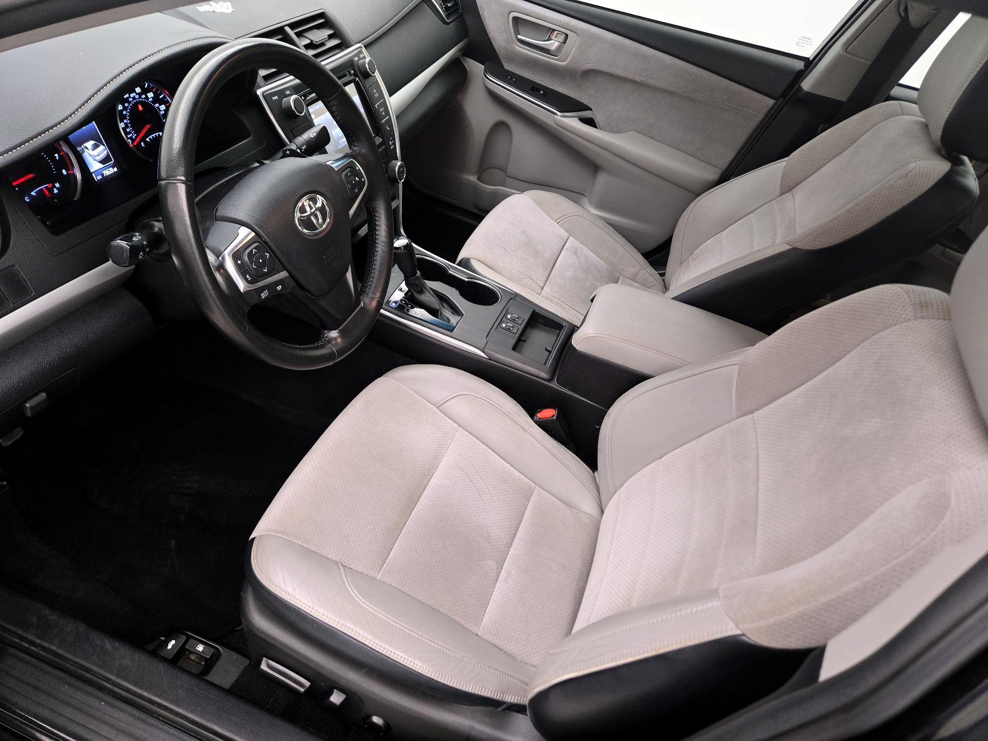 Thumbnail: 2016 Toyota Camry - 11