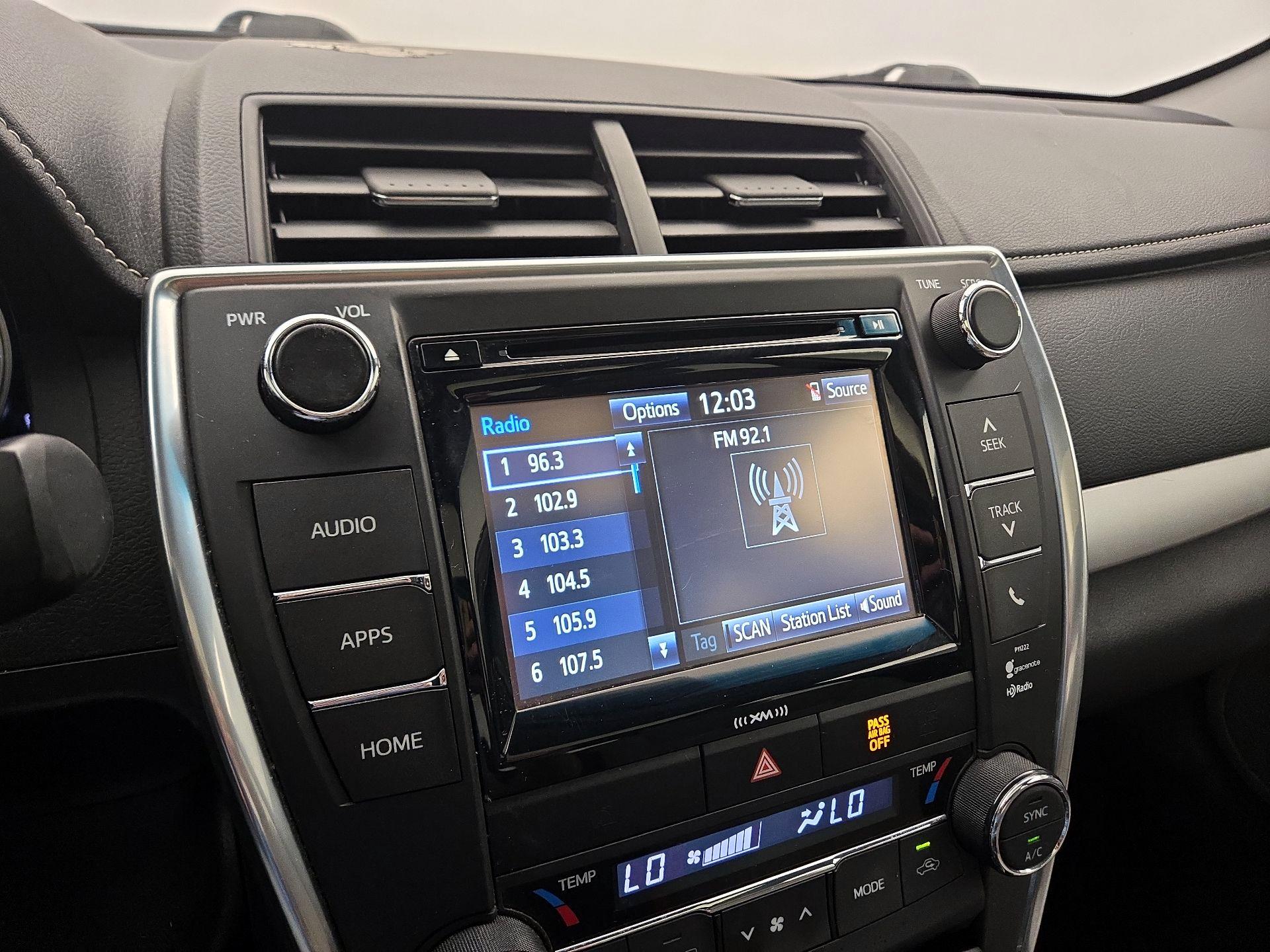 Thumbnail: 2016 Toyota Camry - 15