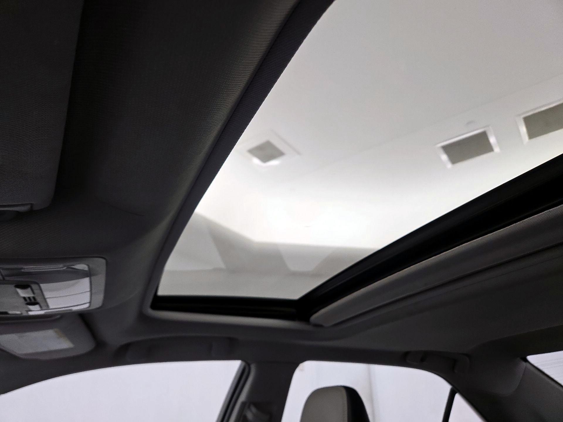 Thumbnail: 2016 Toyota Camry - 19