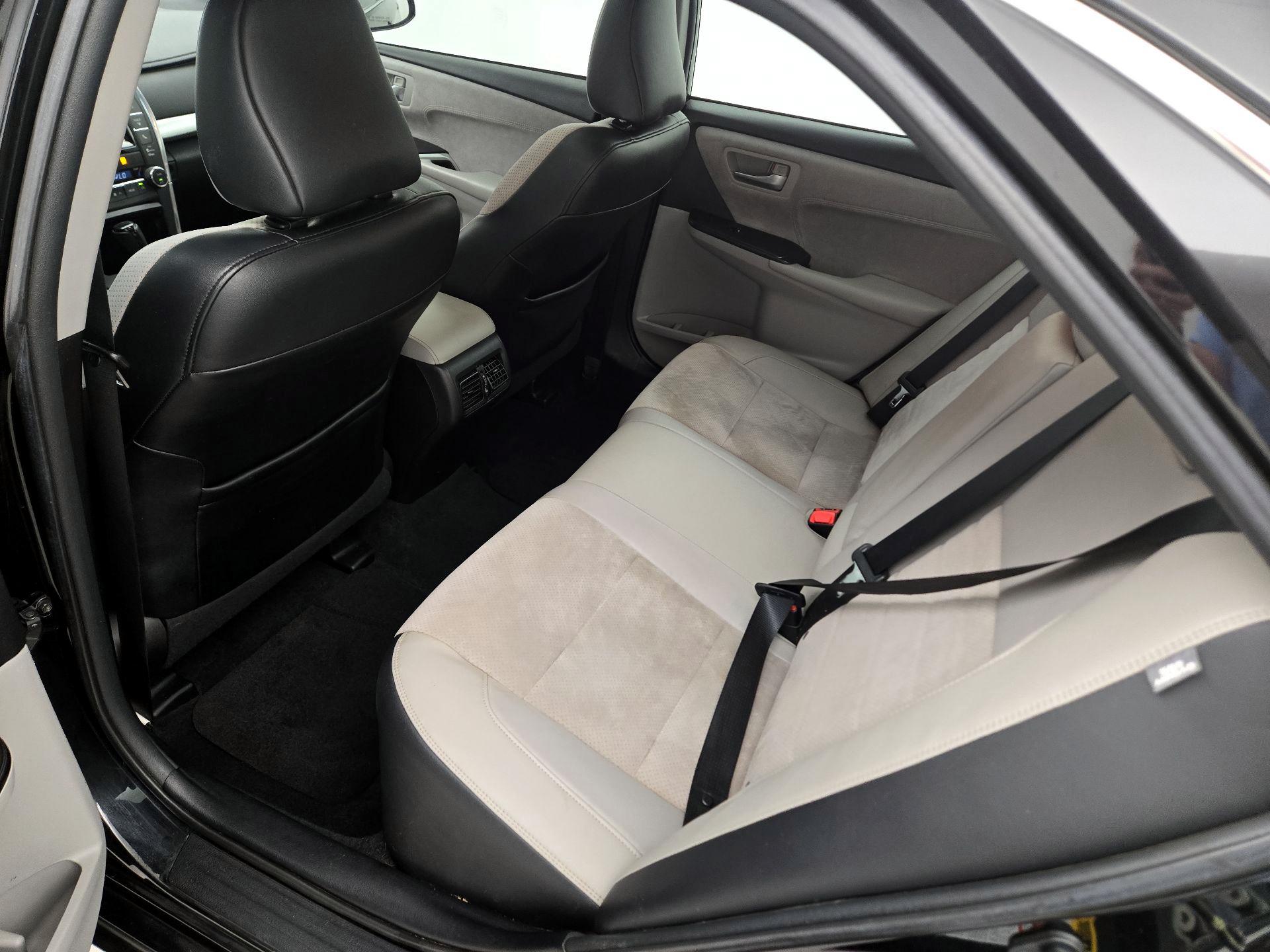 Thumbnail: 2016 Toyota Camry - 20