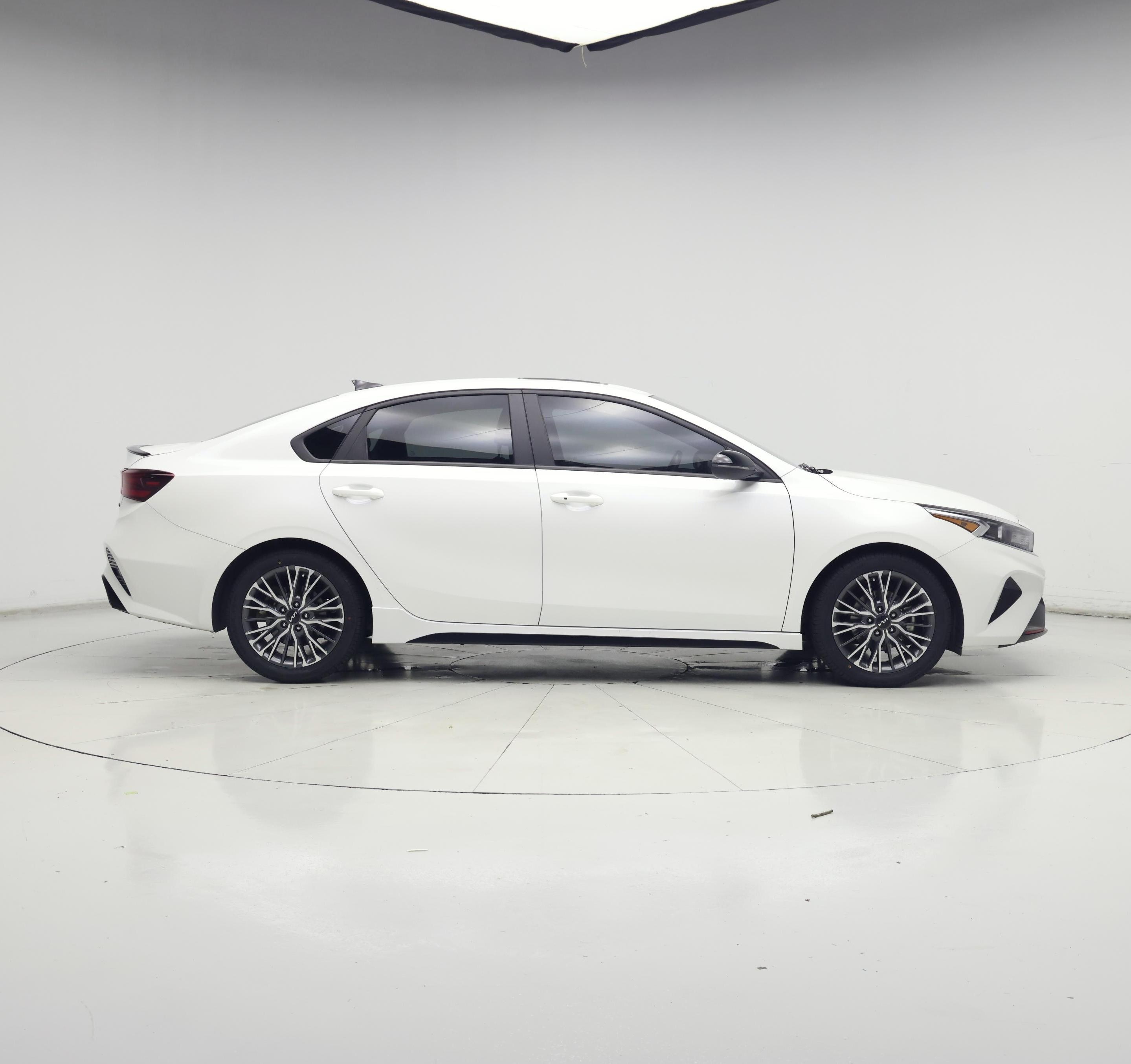 Thumbnail: 2024 Kia Forte - 7