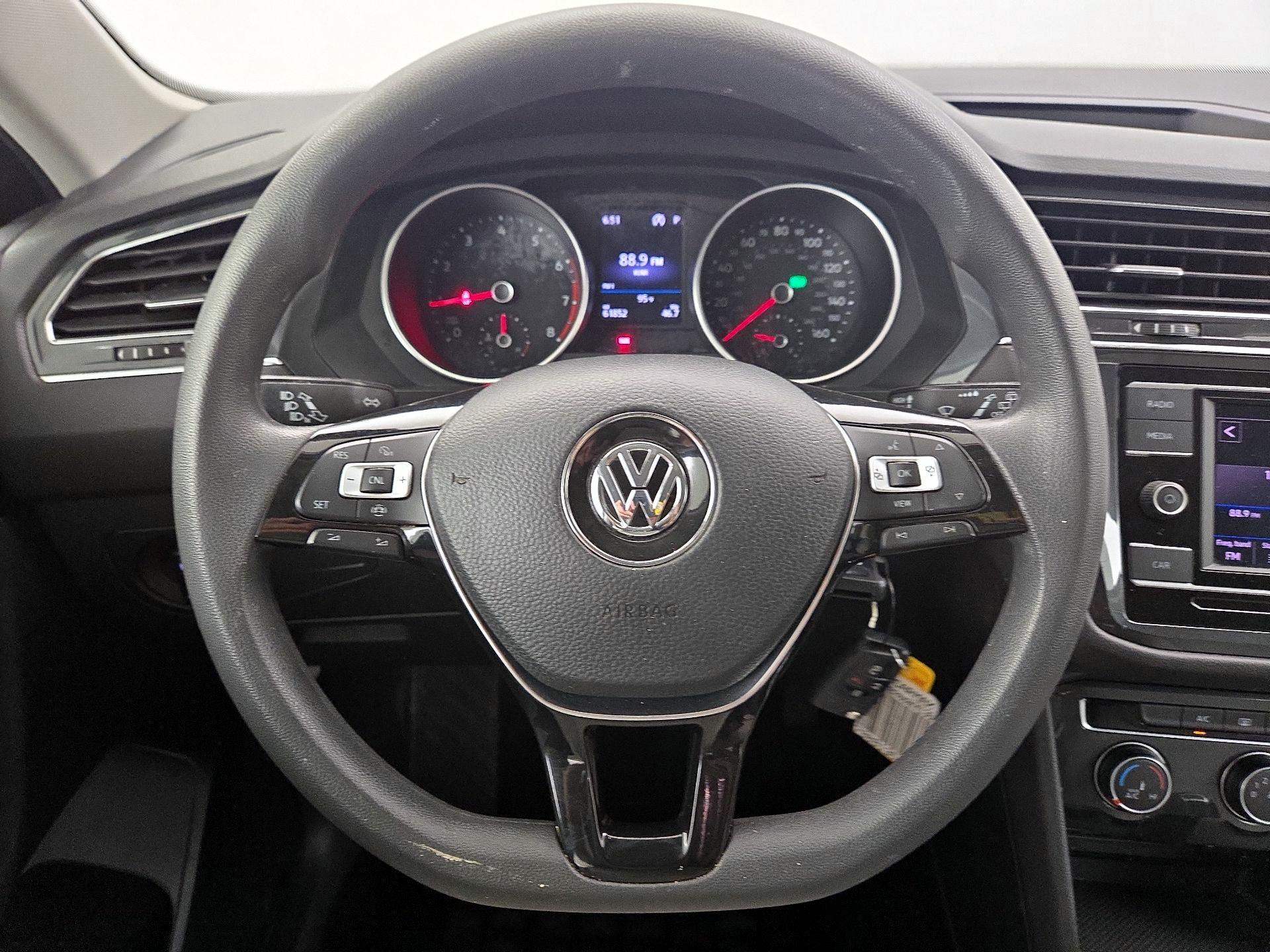 Thumbnail: 2019 Volkswagen Tiguan - 10