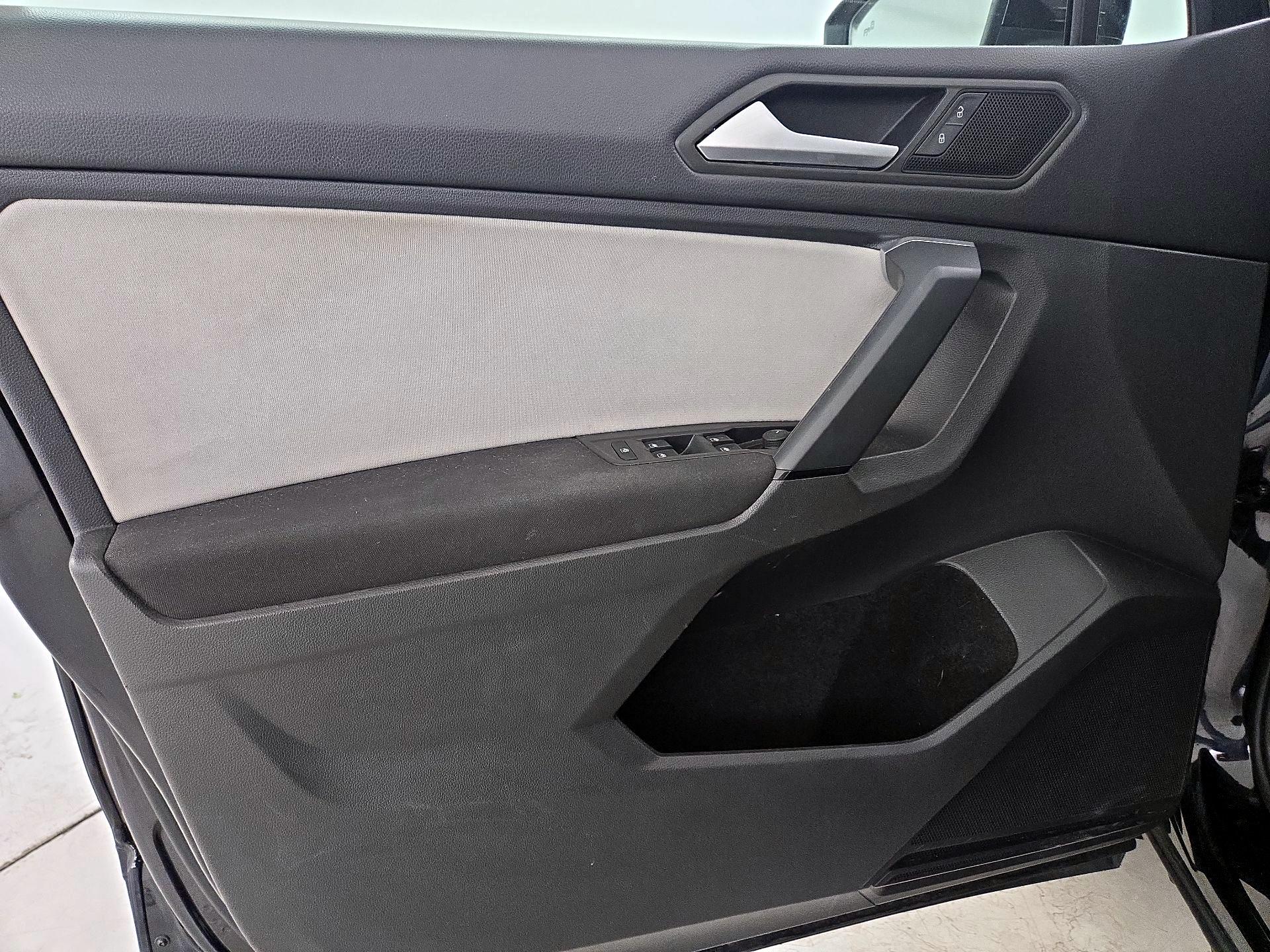 Thumbnail: 2019 Volkswagen Tiguan - 12