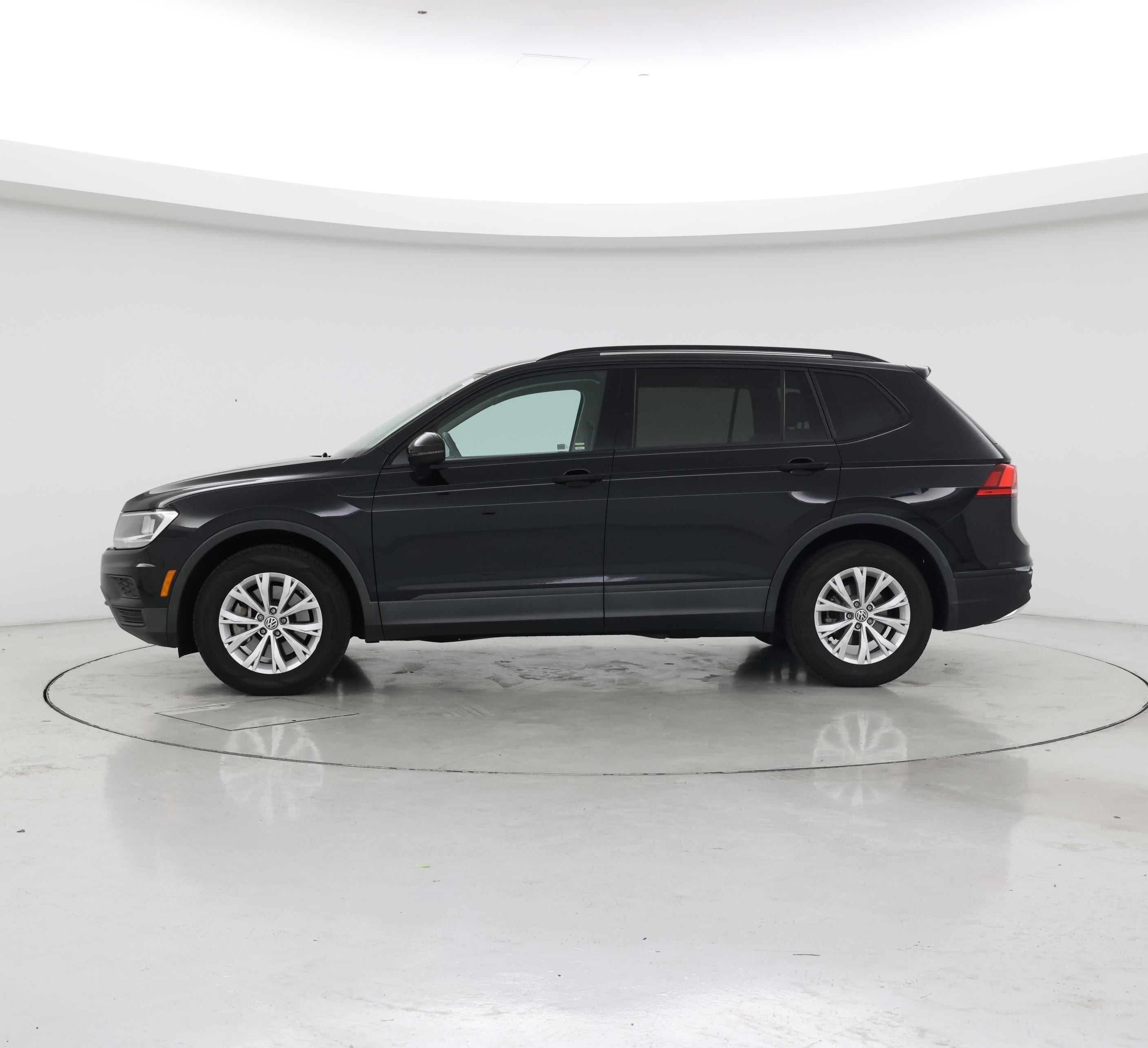 Thumbnail: 2019 Volkswagen Tiguan - 3