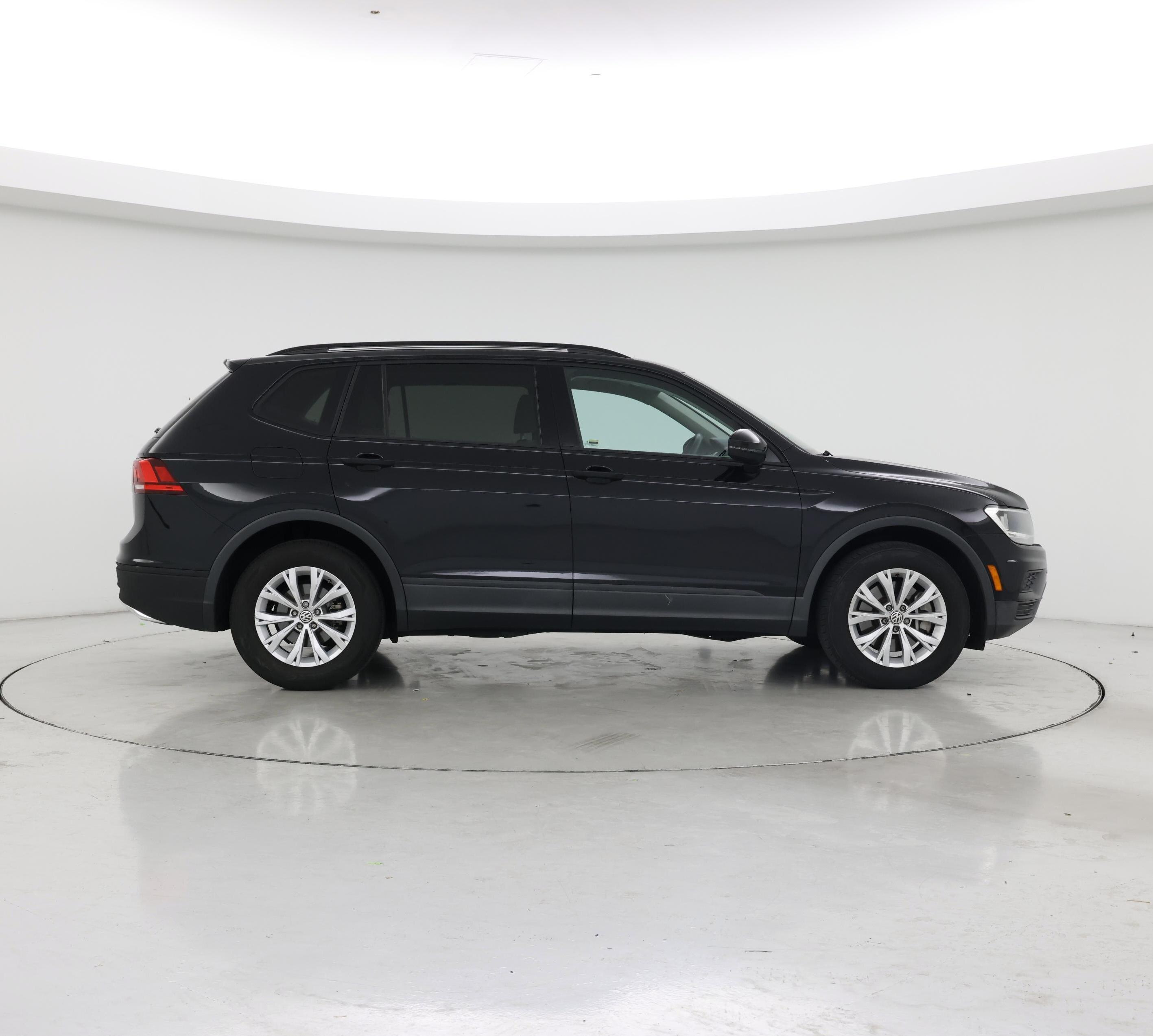 Thumbnail: 2019 Volkswagen Tiguan - 7