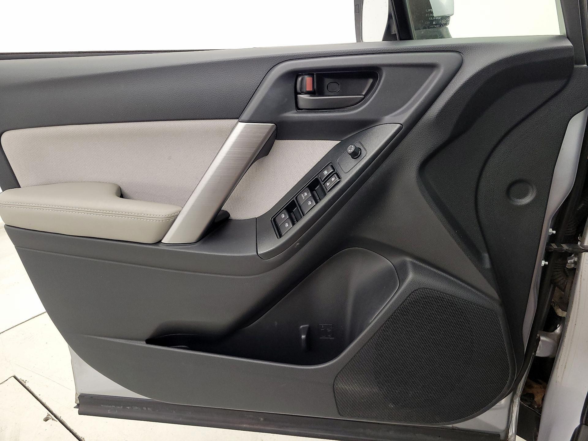 Thumbnail: 2016 Subaru Forester - 12