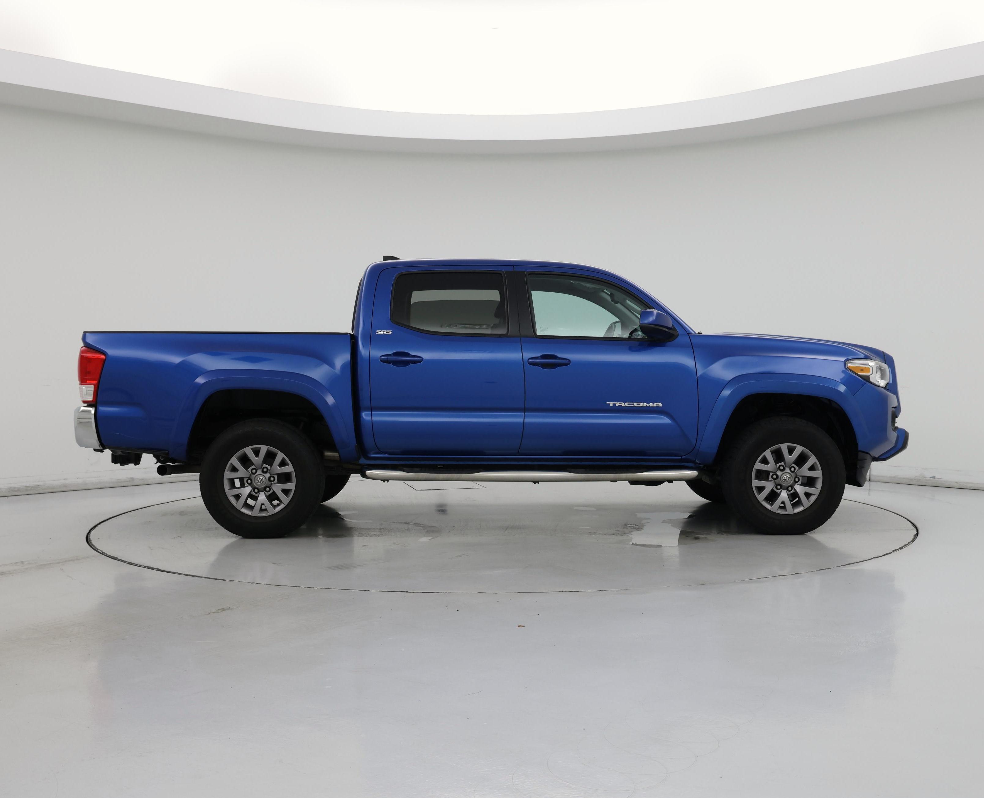 Thumbnail: 2016 Toyota Tacoma - 7