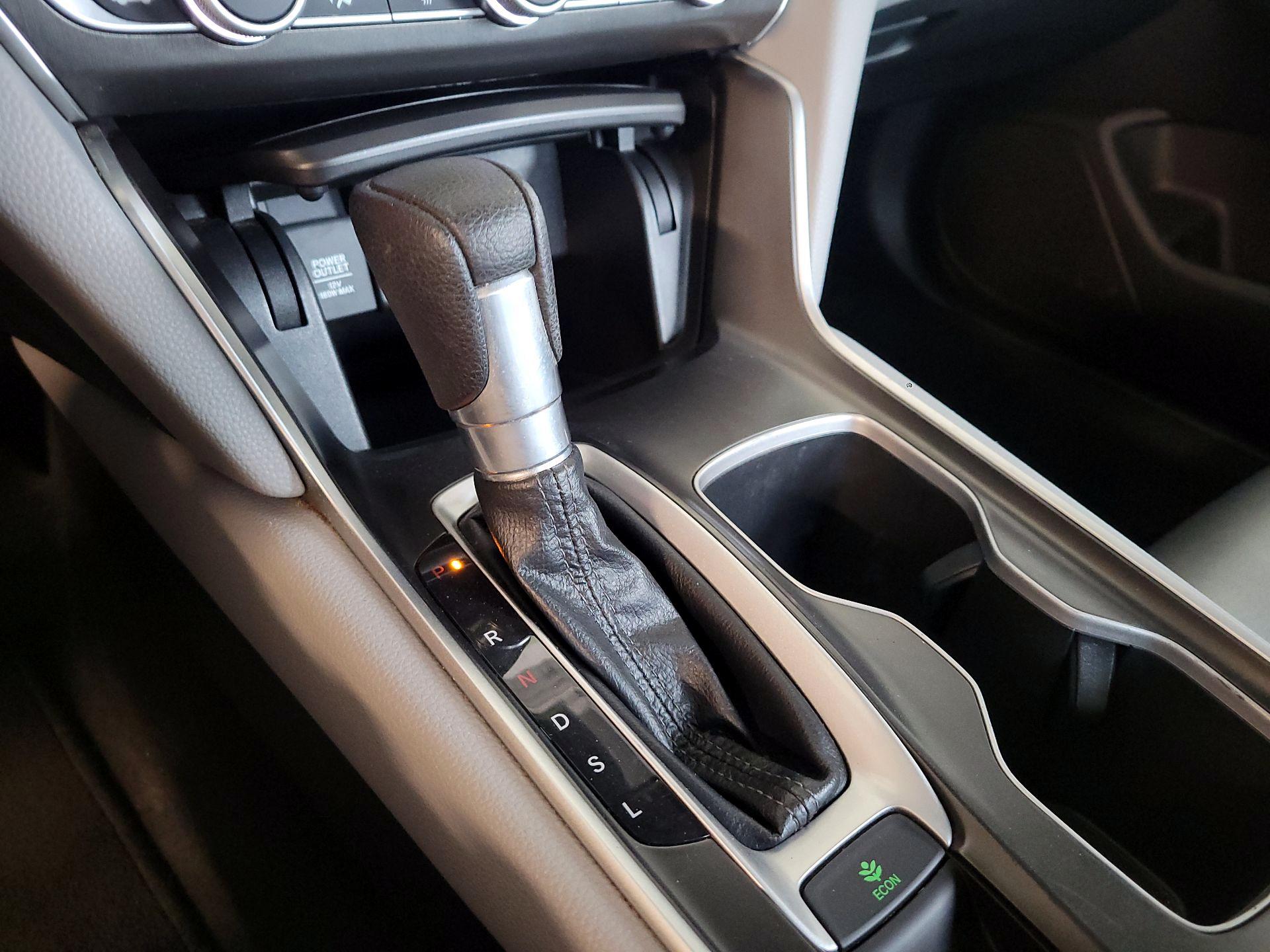 Thumbnail: 2018 Honda Accord - 17