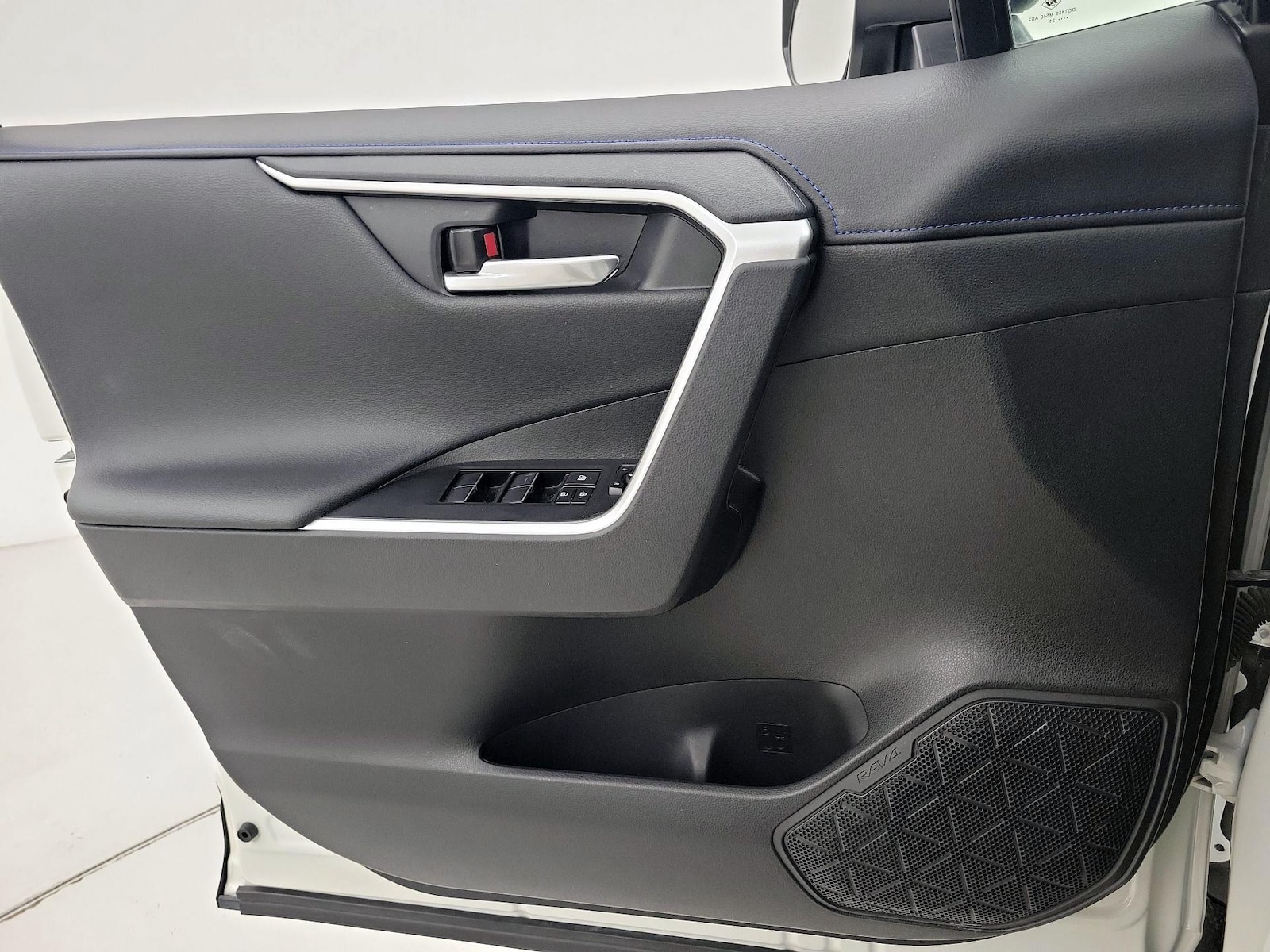 2021 Toyota RAV4 XSE - Photo 13