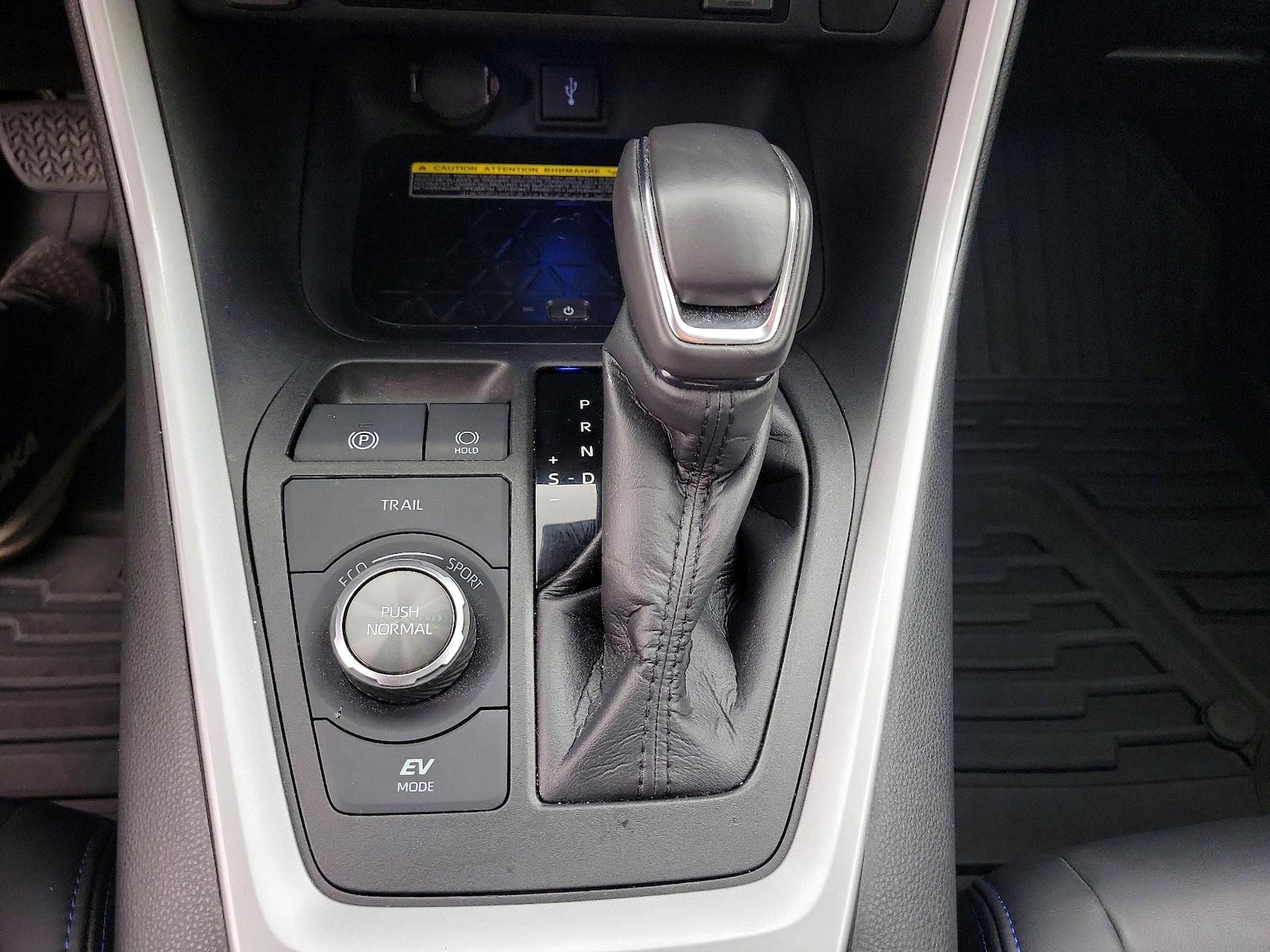 2021 Toyota RAV4 XSE - Photo 19