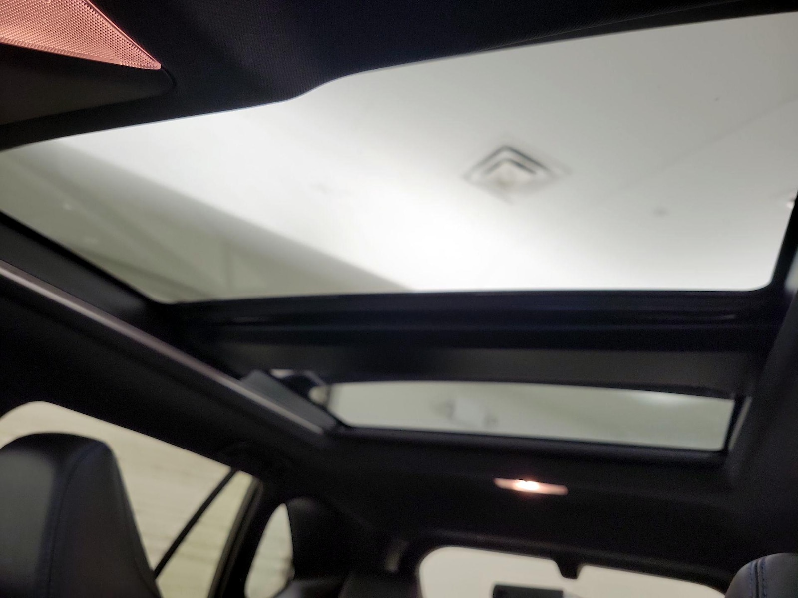 2021 Toyota RAV4 XSE - Photo 21