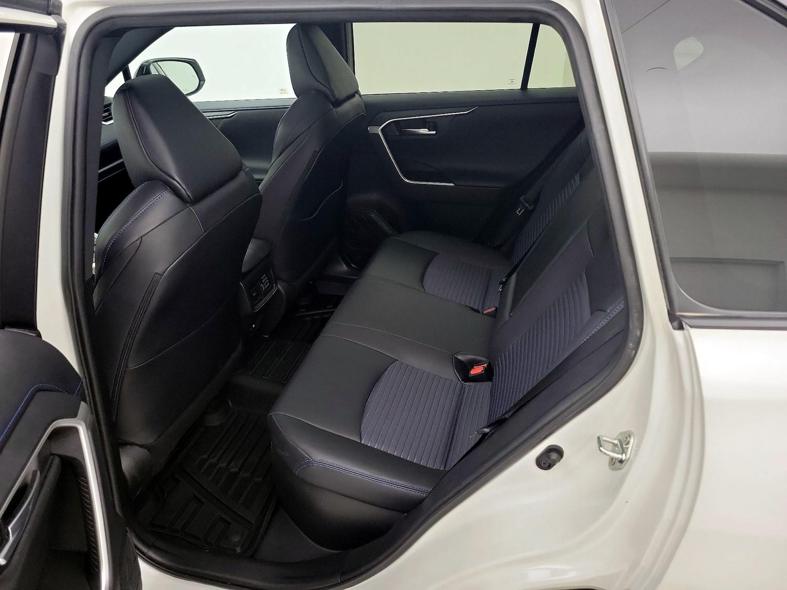 2021 Toyota RAV4 XSE - Photo 22