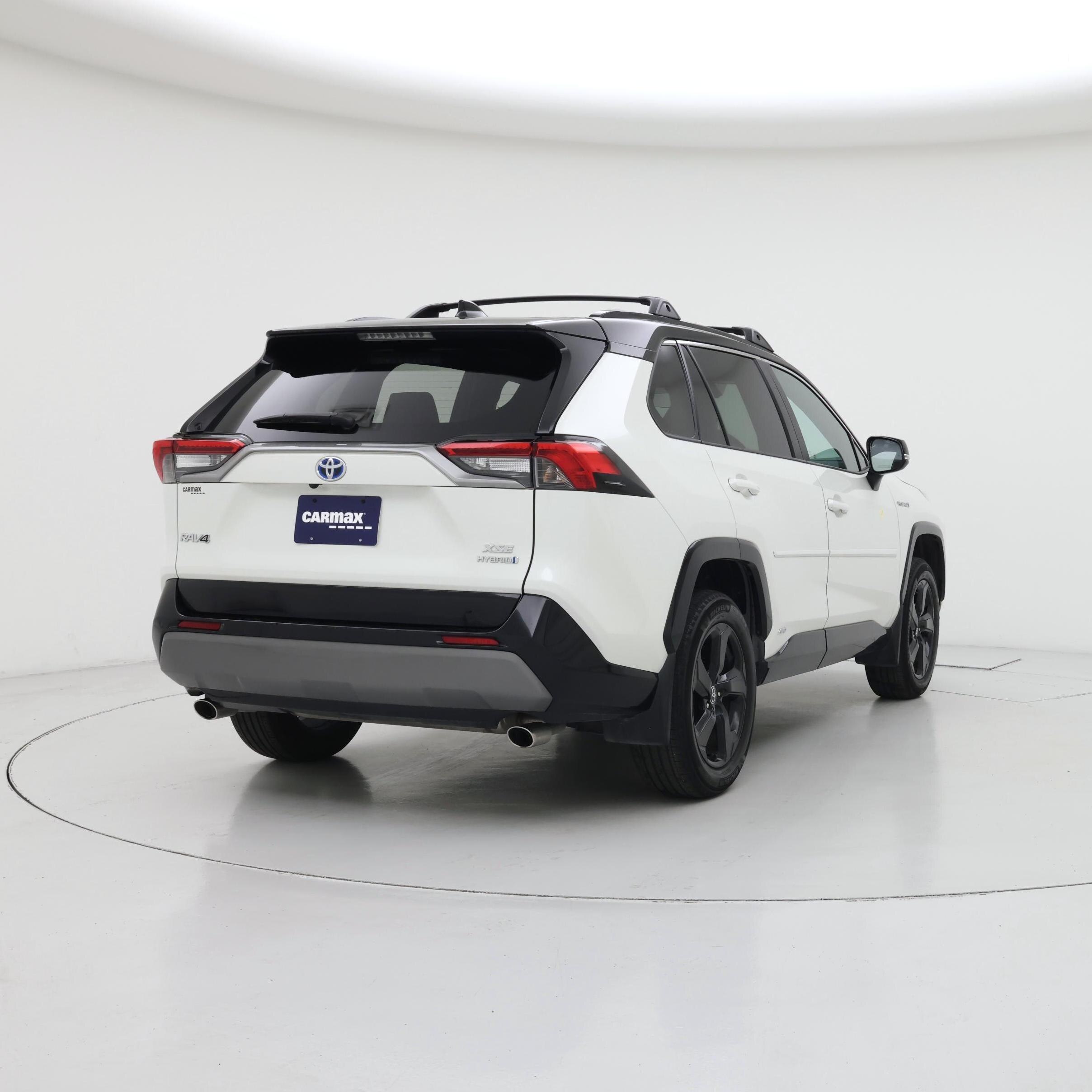 Thumbnail: 2021 Toyota RAV4 - 8
