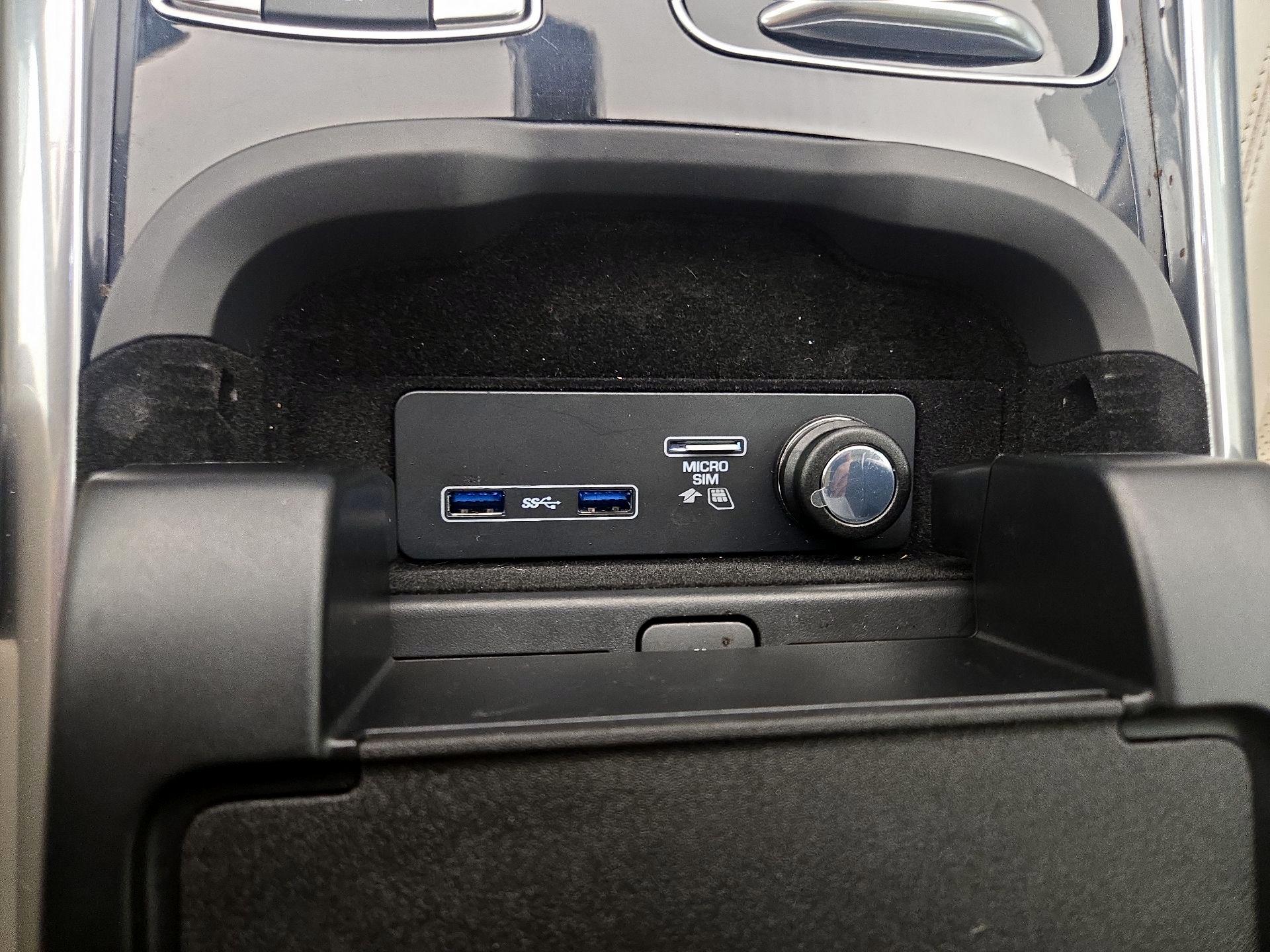 Thumbnail: 2020 Land Rover Range Rover Sport - 19