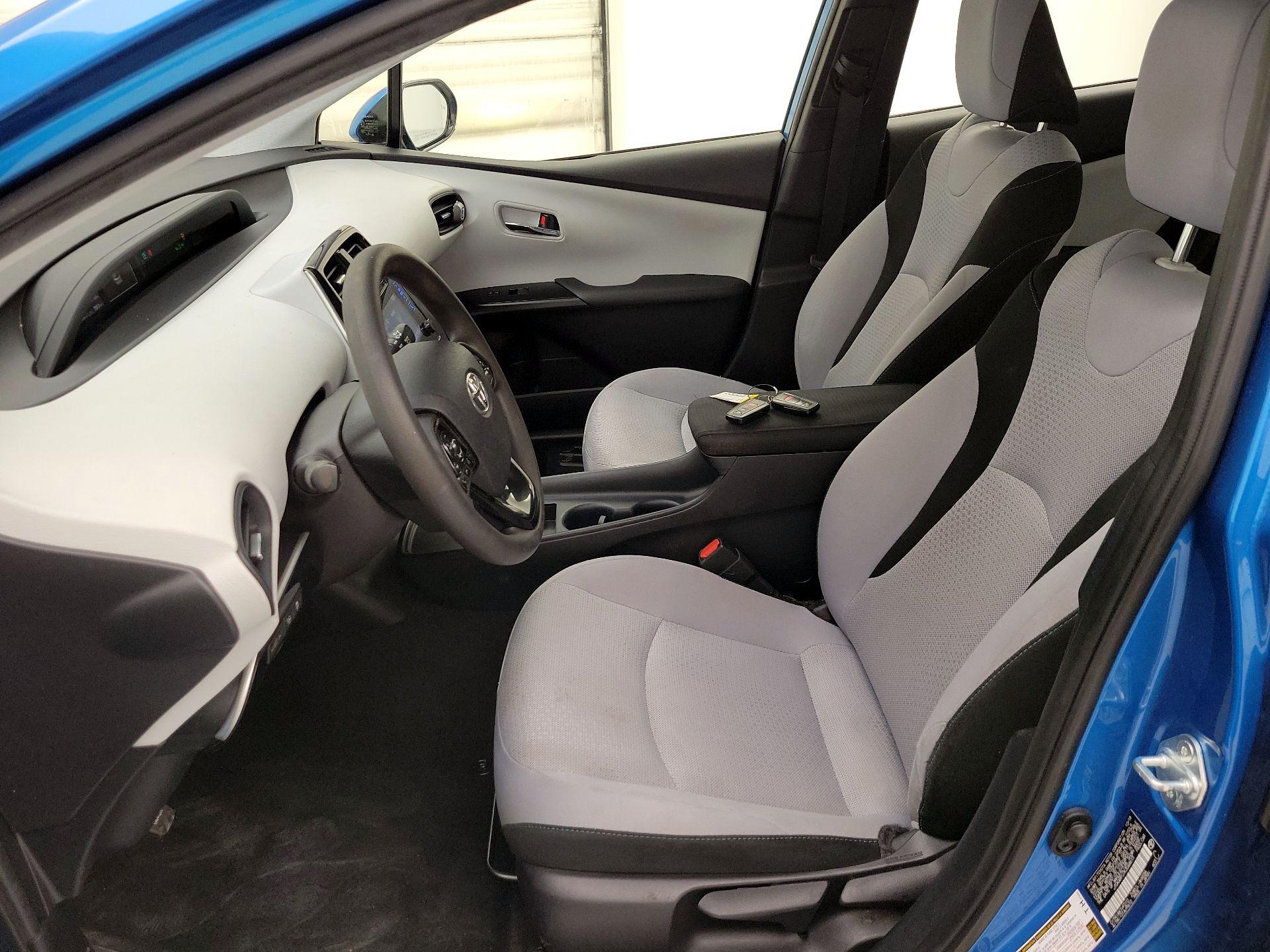 Thumbnail: 2019 Toyota Prius - 11