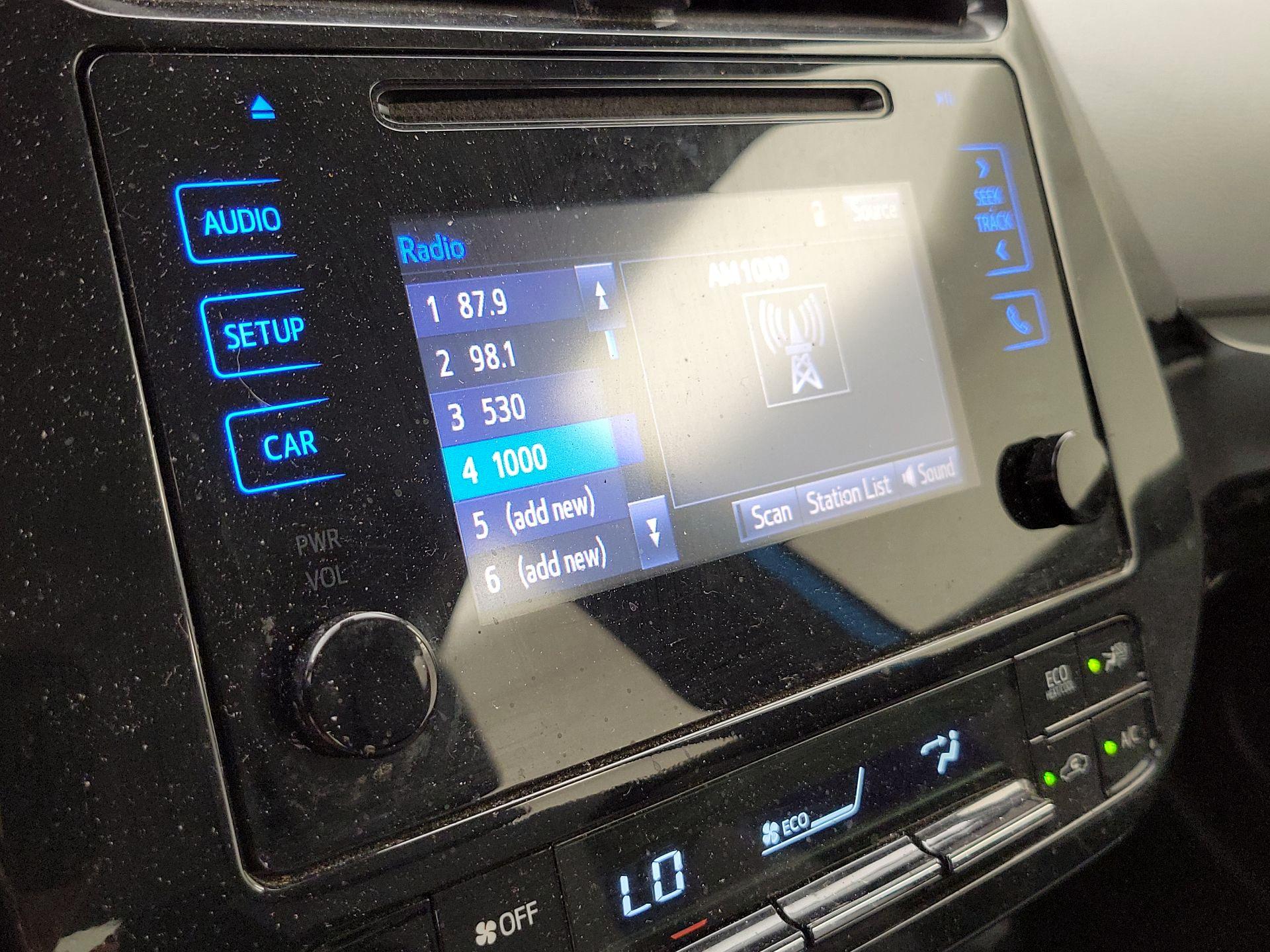 Thumbnail: 2019 Toyota Prius - 15