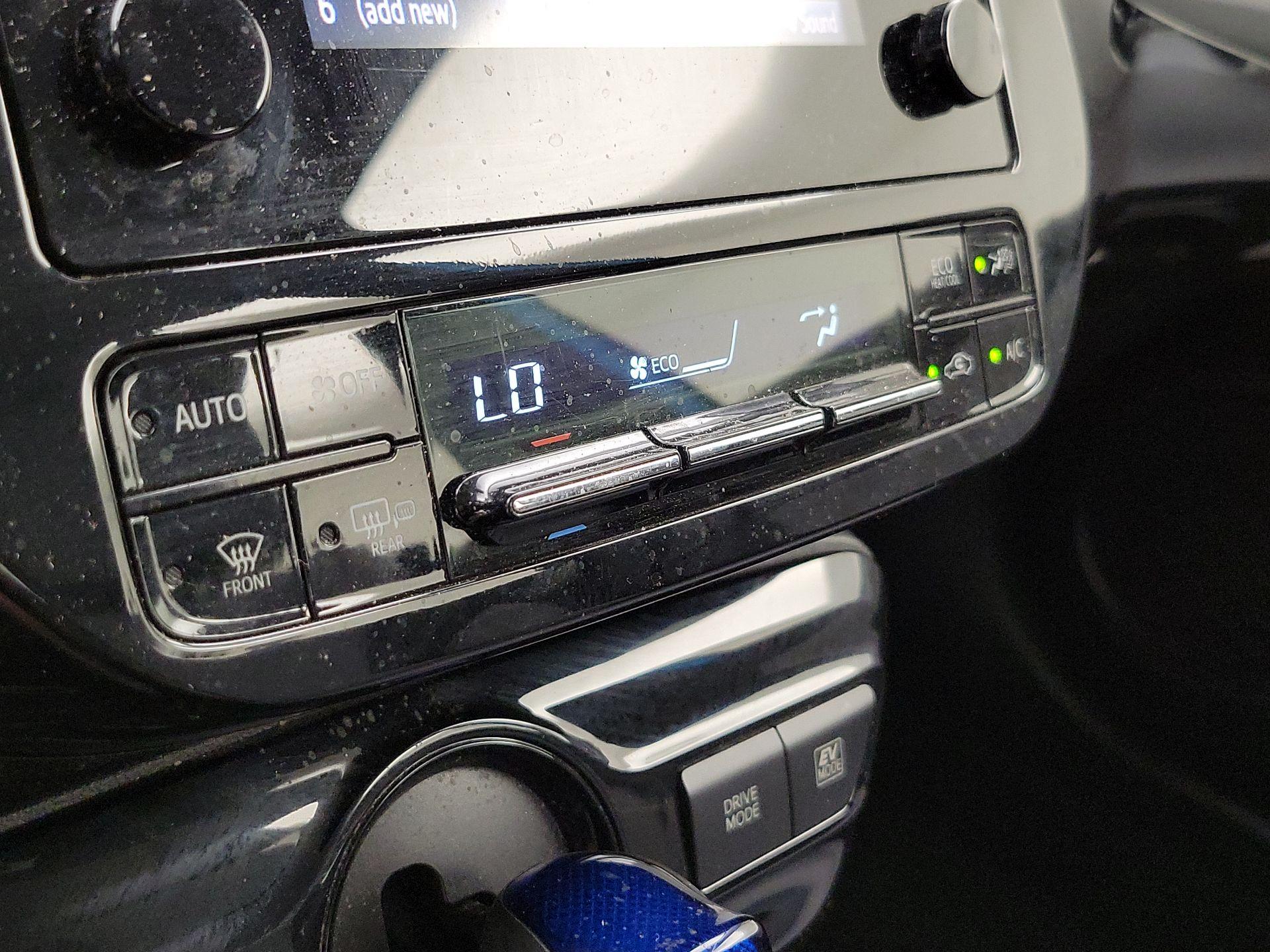 Thumbnail: 2019 Toyota Prius - 16