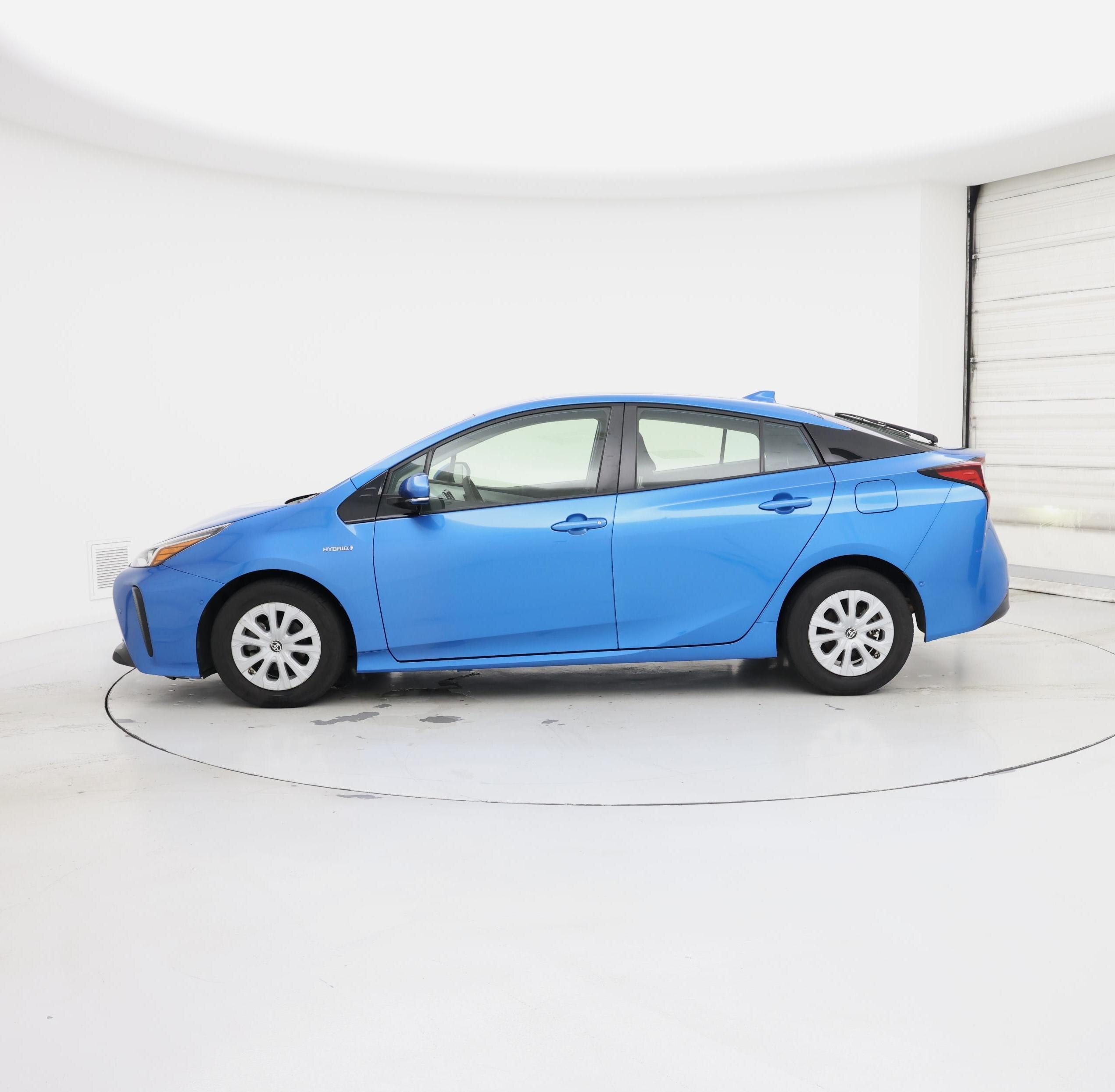 Thumbnail: 2019 Toyota Prius - 3
