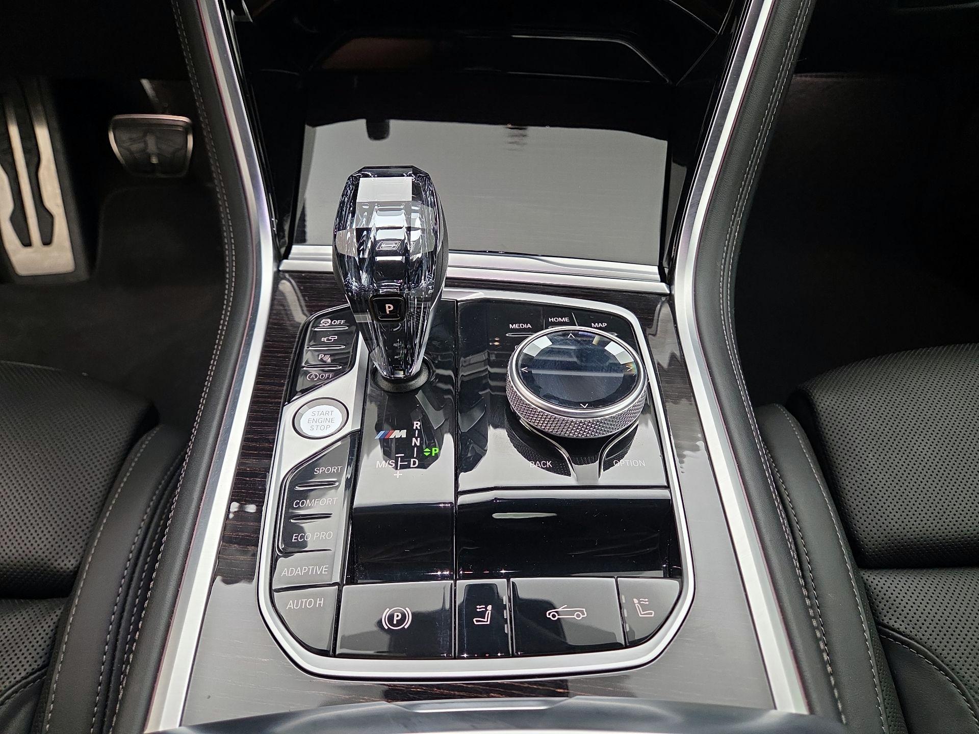 Thumbnail: 2022 BMW 8 Series - 18