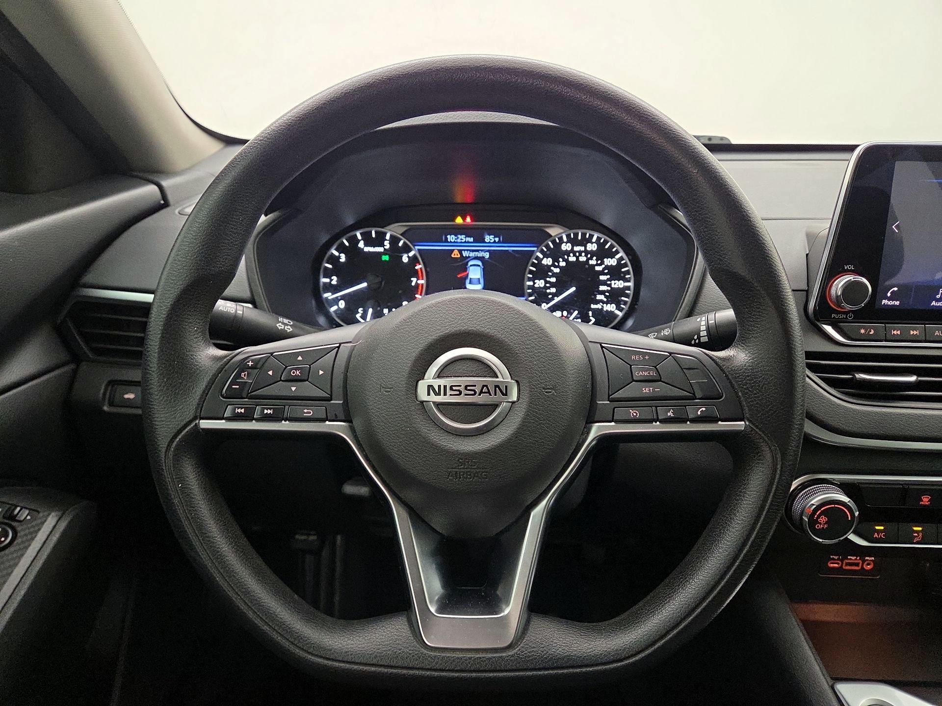 Thumbnail: 2019 Nissan Altima - 10
