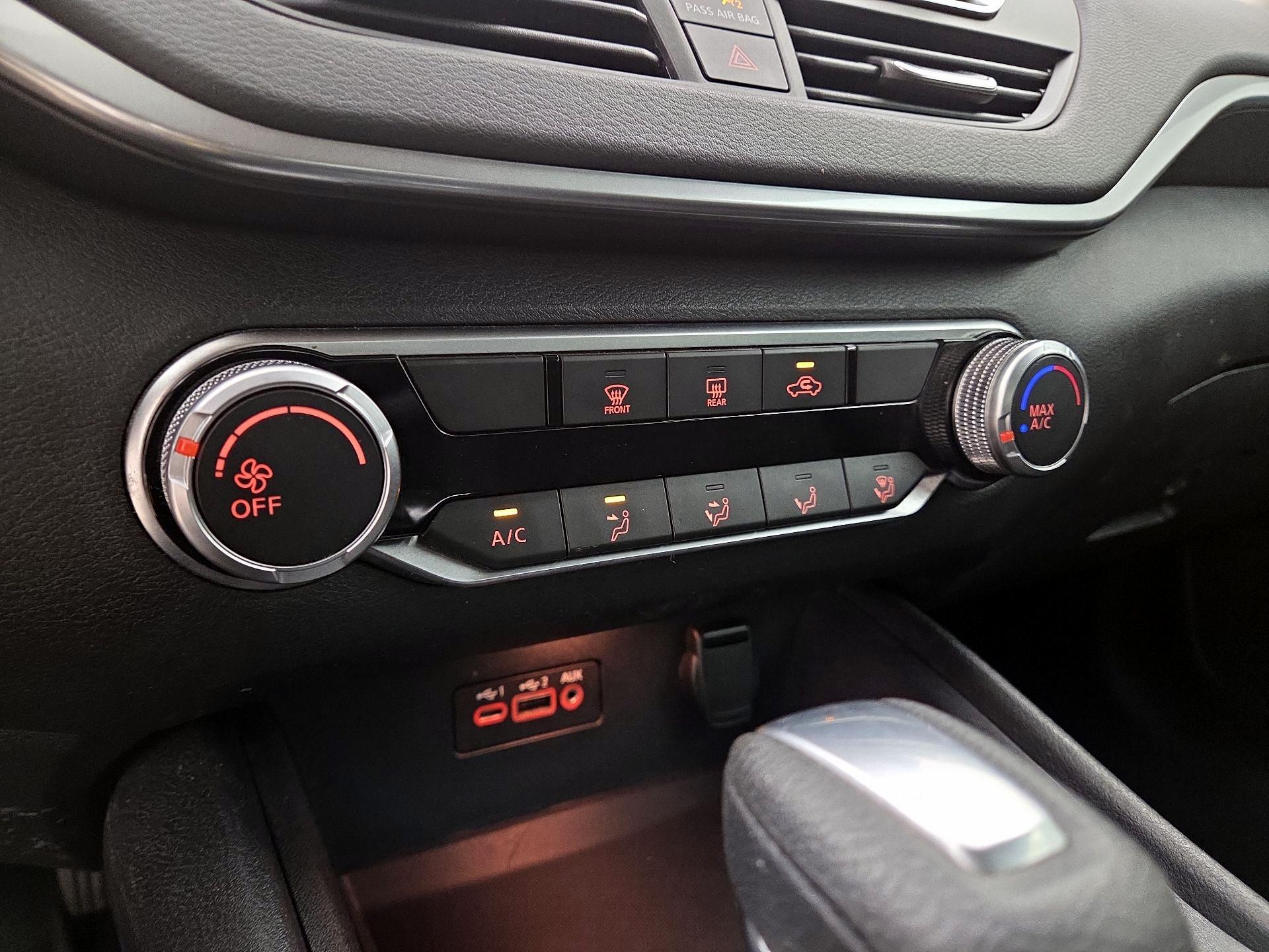 Thumbnail: 2019 Nissan Altima - 16