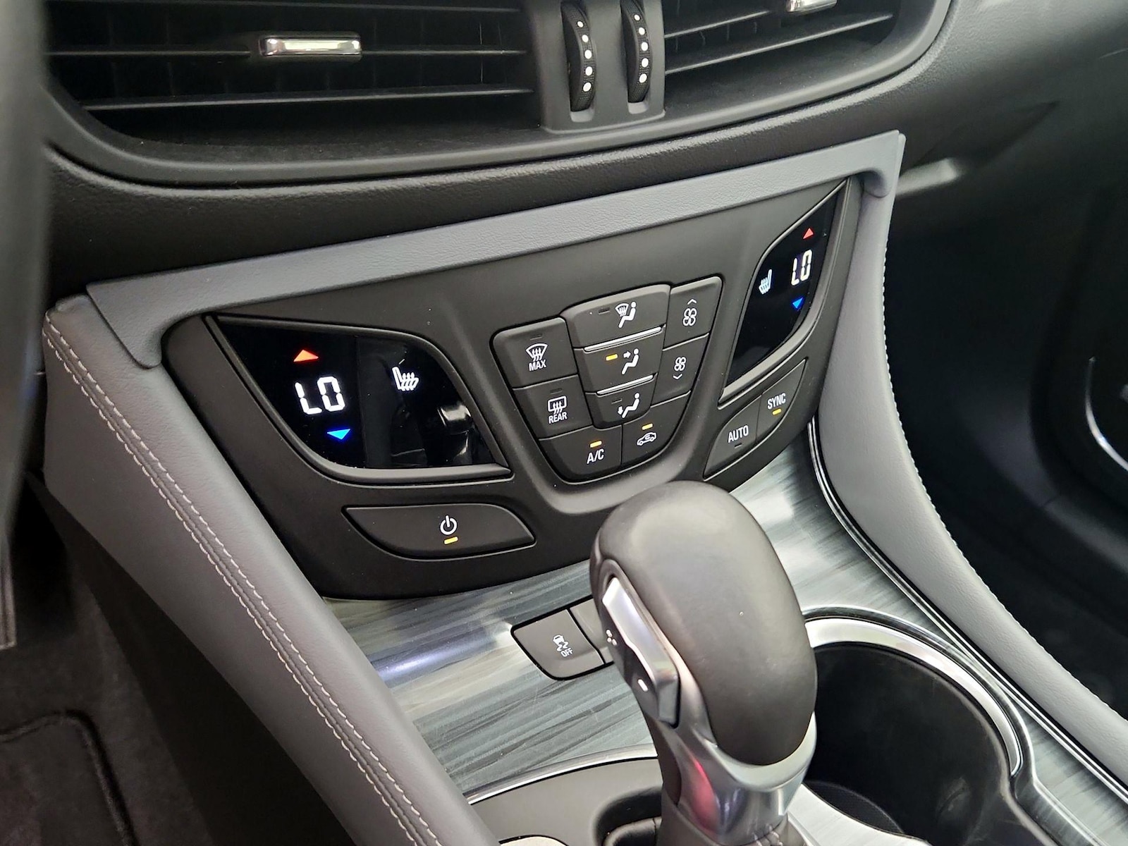 2020 Buick Envision Premium I - Photo 17