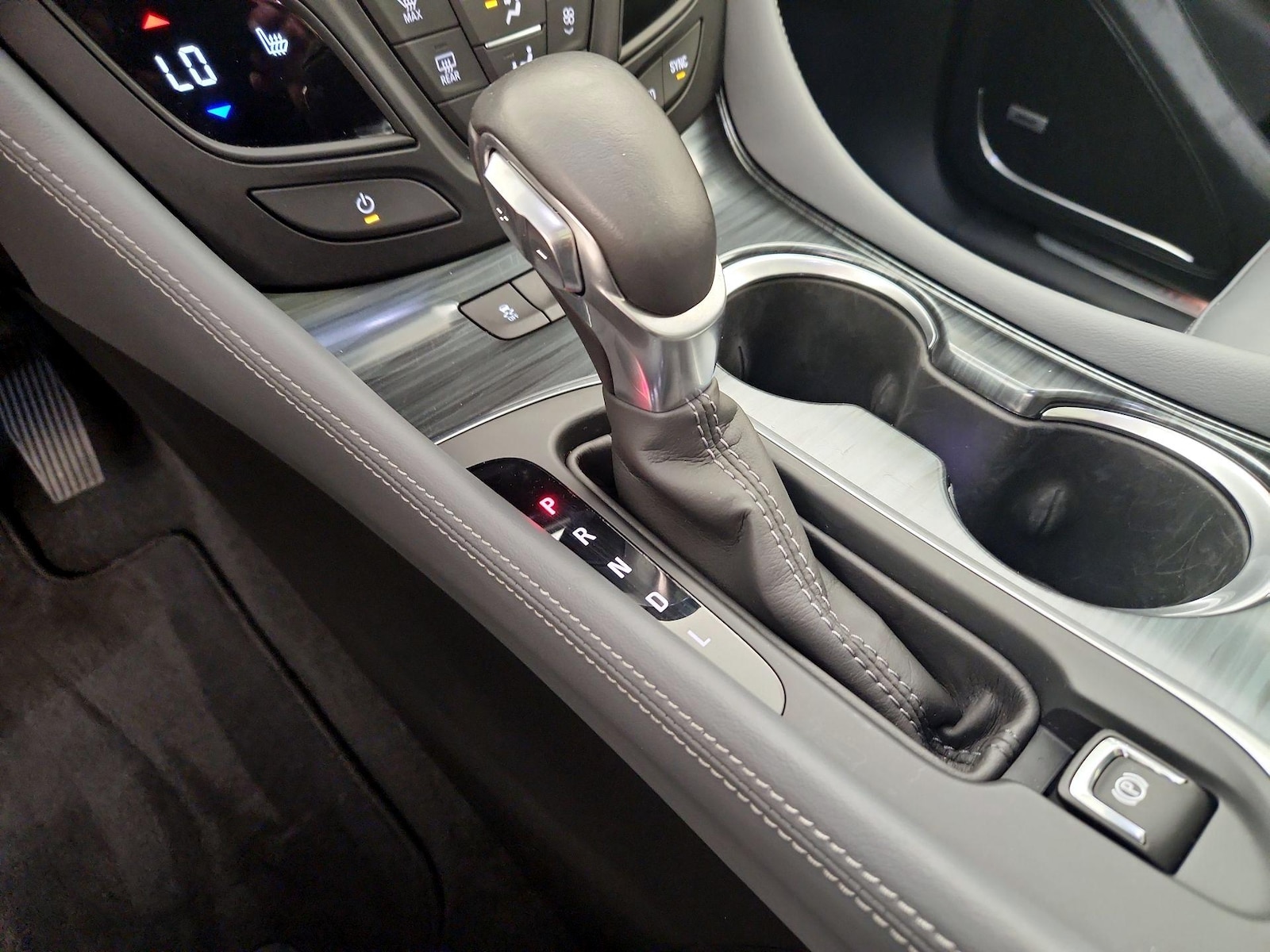 2020 Buick Envision Premium I - Photo 18