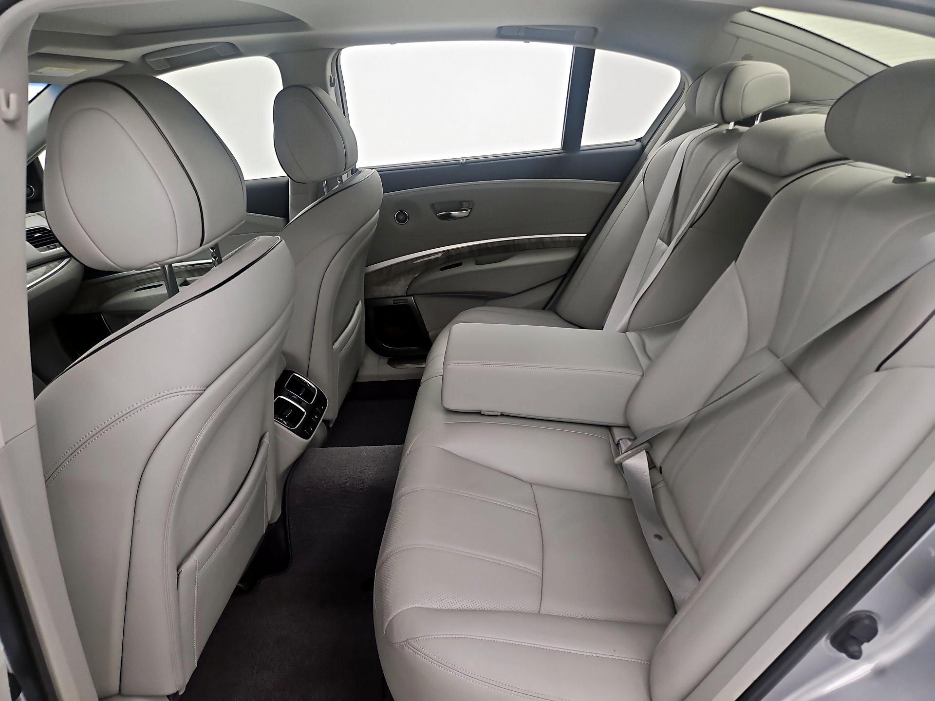 Thumbnail: 2020 Acura RLX - 18