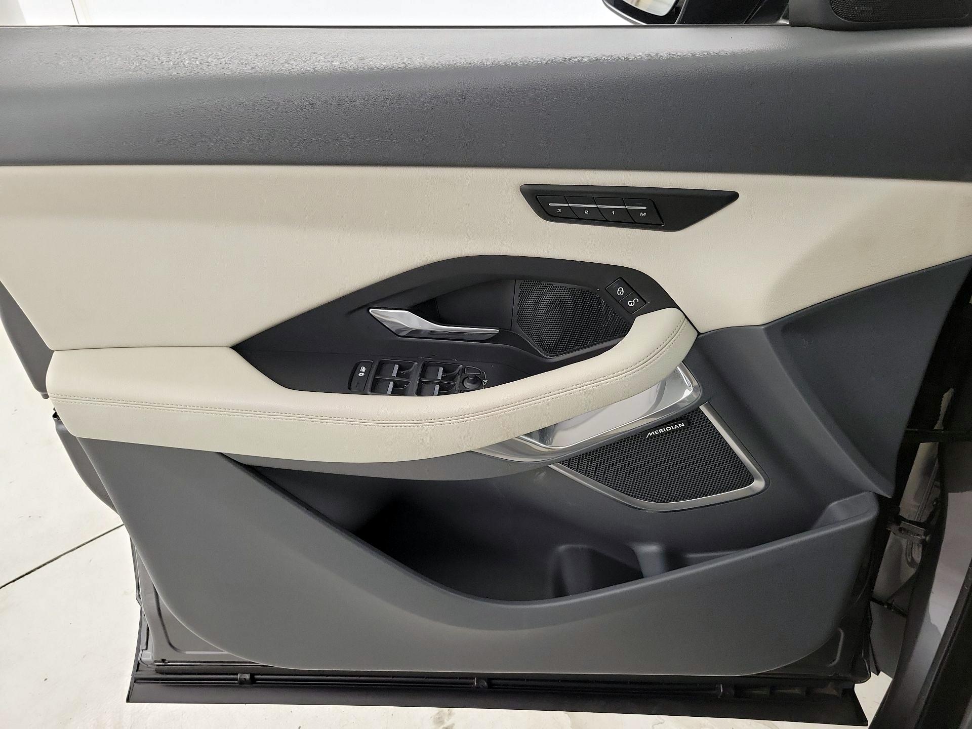 Thumbnail: 2020 Jaguar E-Pace - 12