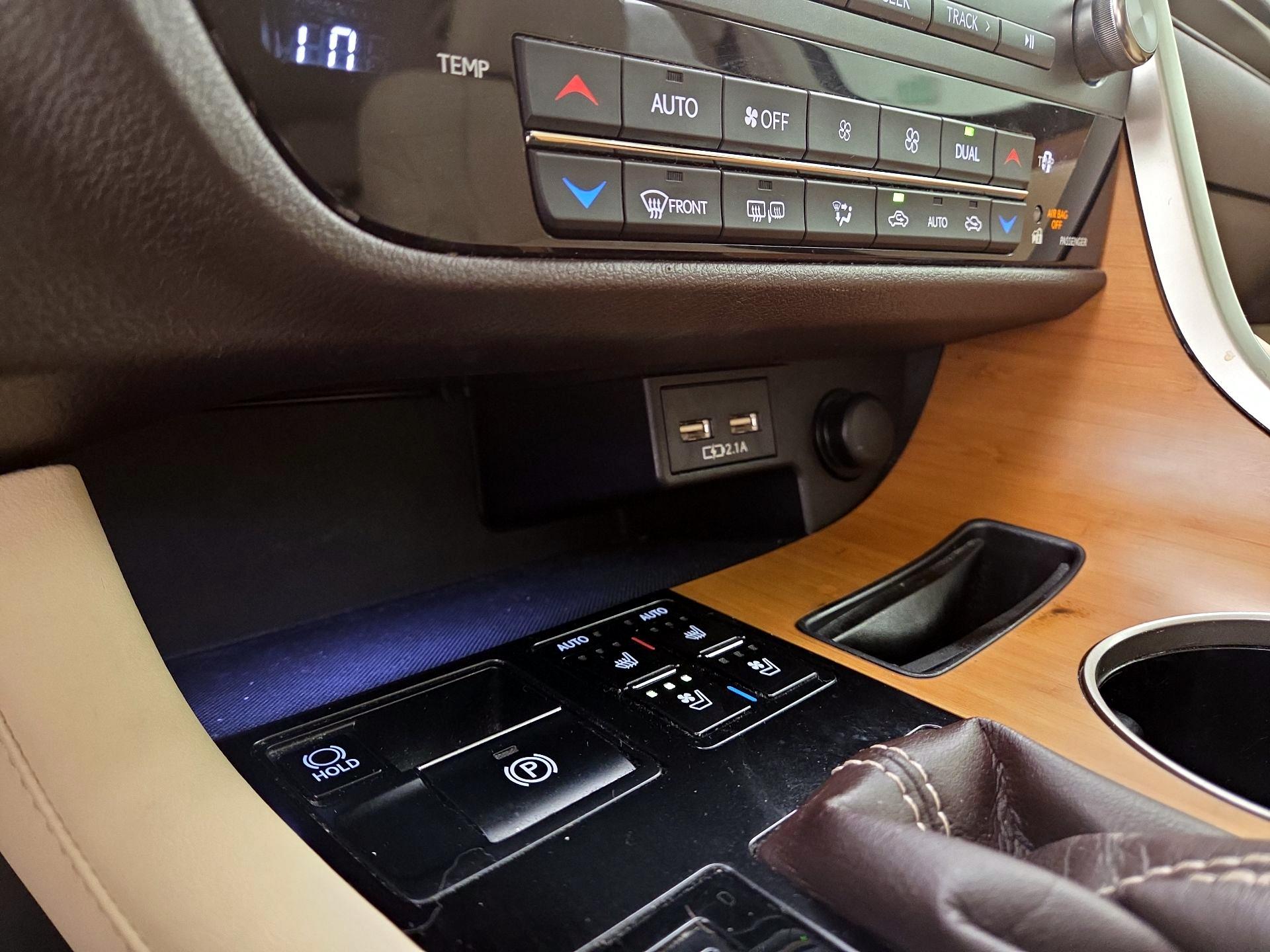Thumbnail: 2020 Lexus RX - 18