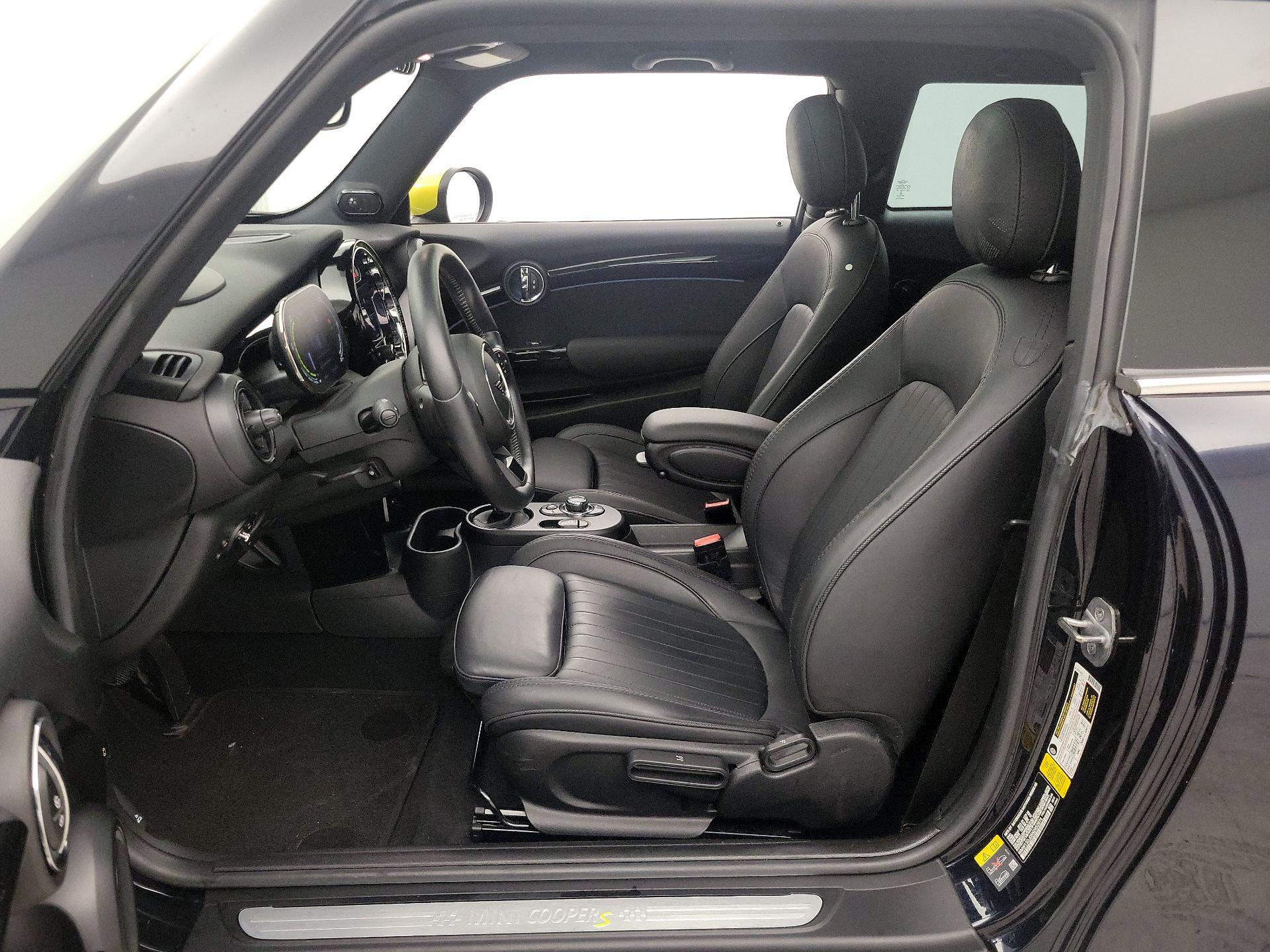 Thumbnail: 2022 MINI Cooper Hardtop - 11