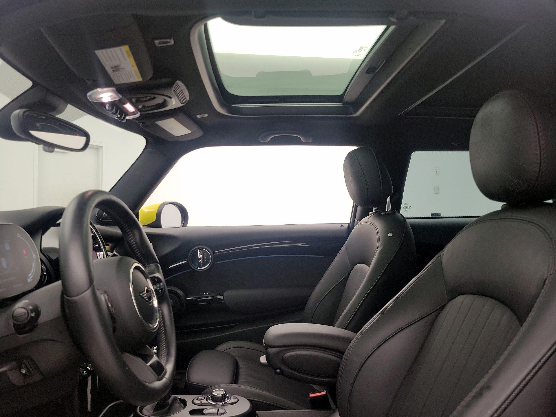 Thumbnail: 2022 MINI Cooper Hardtop - 20