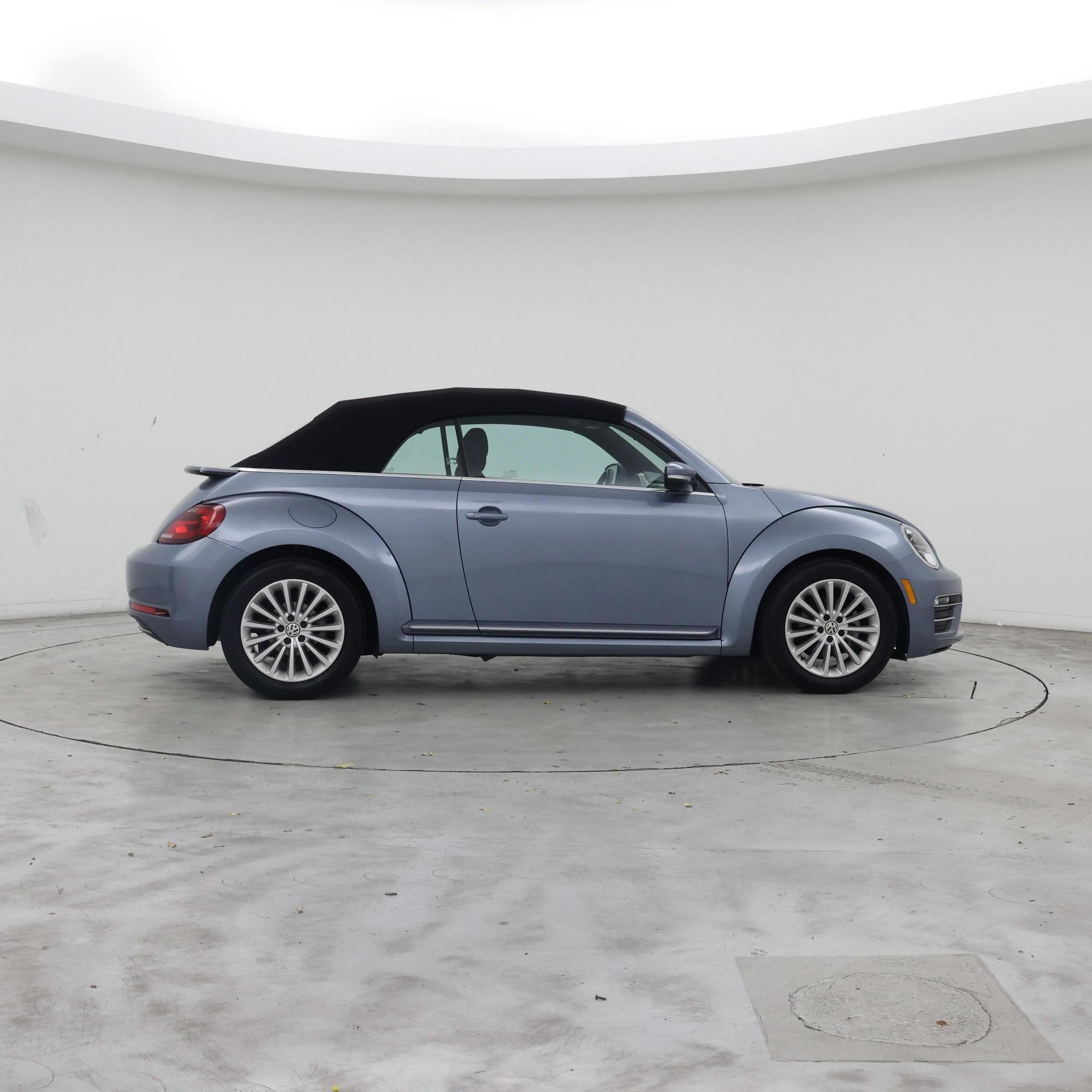 Thumbnail: 2019 Volkswagen Beetle - 7