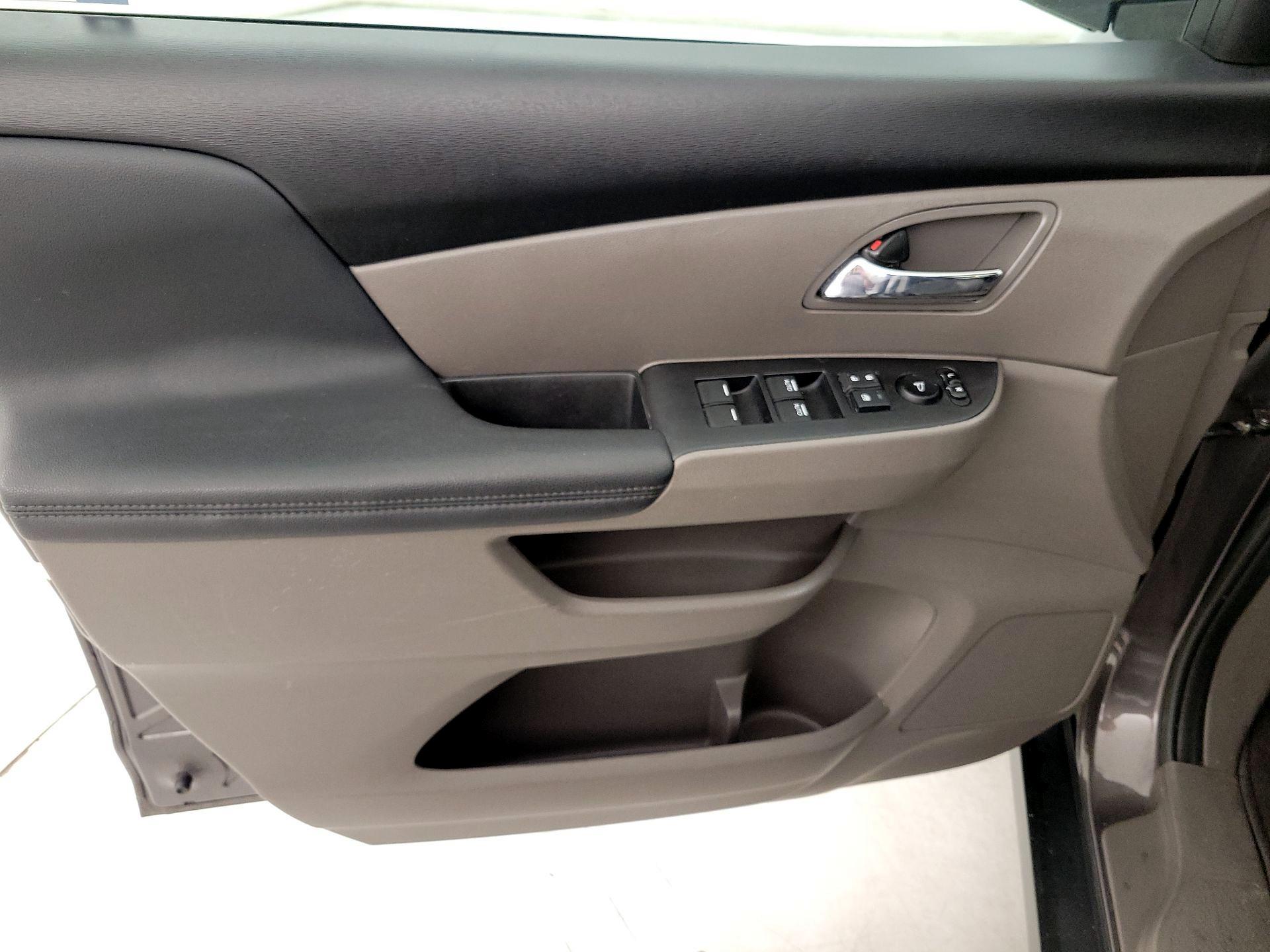 Thumbnail: 2017 Honda Odyssey - 12