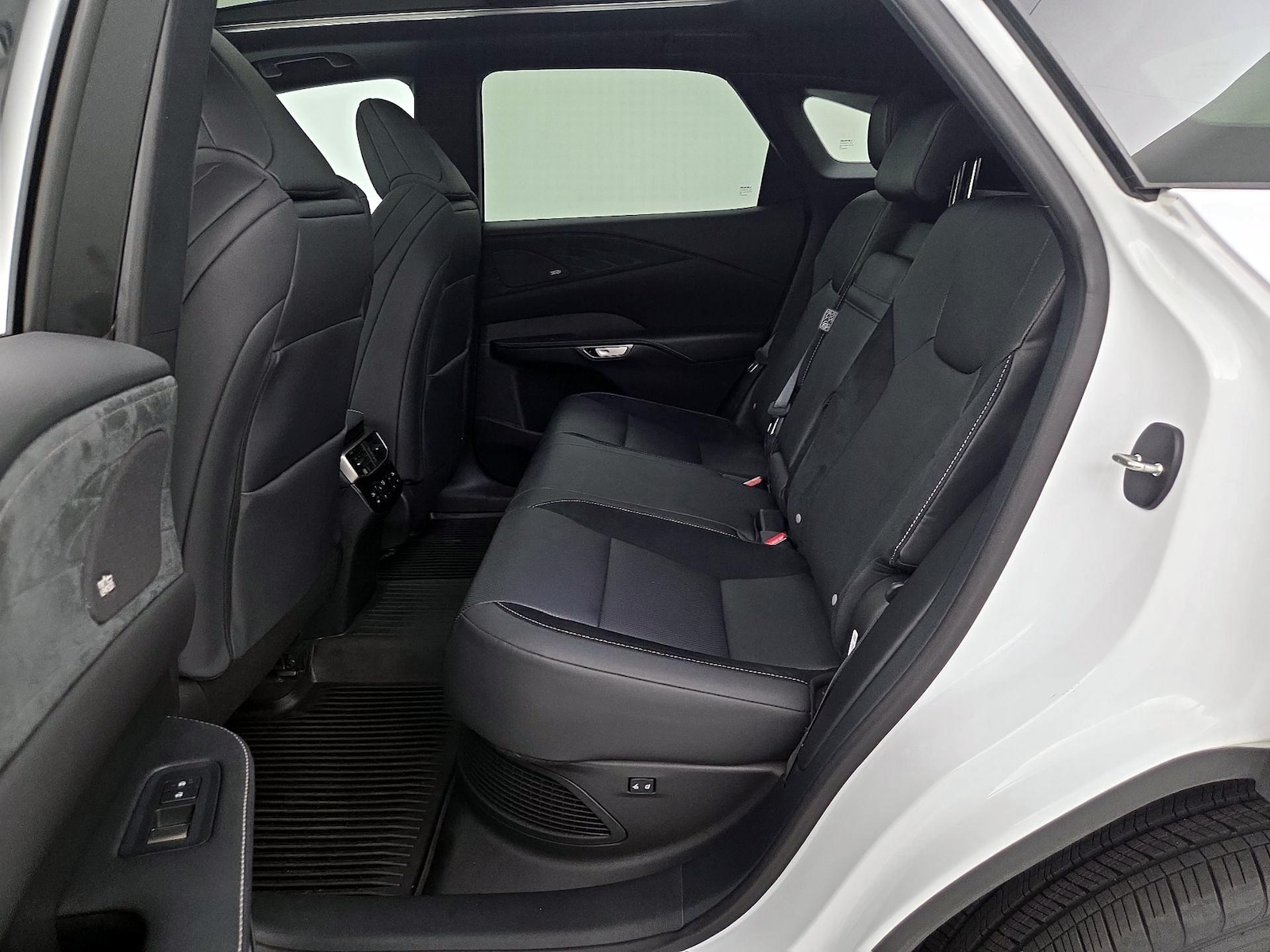 2024 Lexus RX Hybrid 500h - Photo 22
