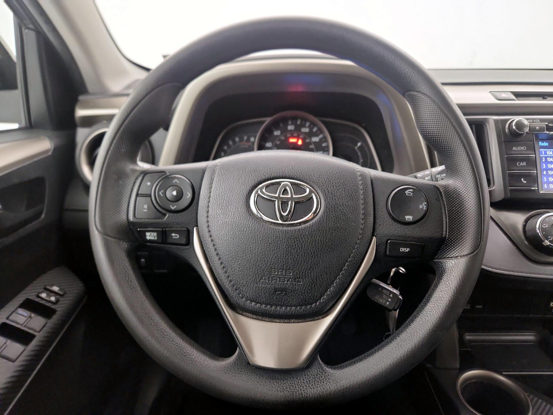 Thumbnail: 2015 Toyota RAV4 - 10